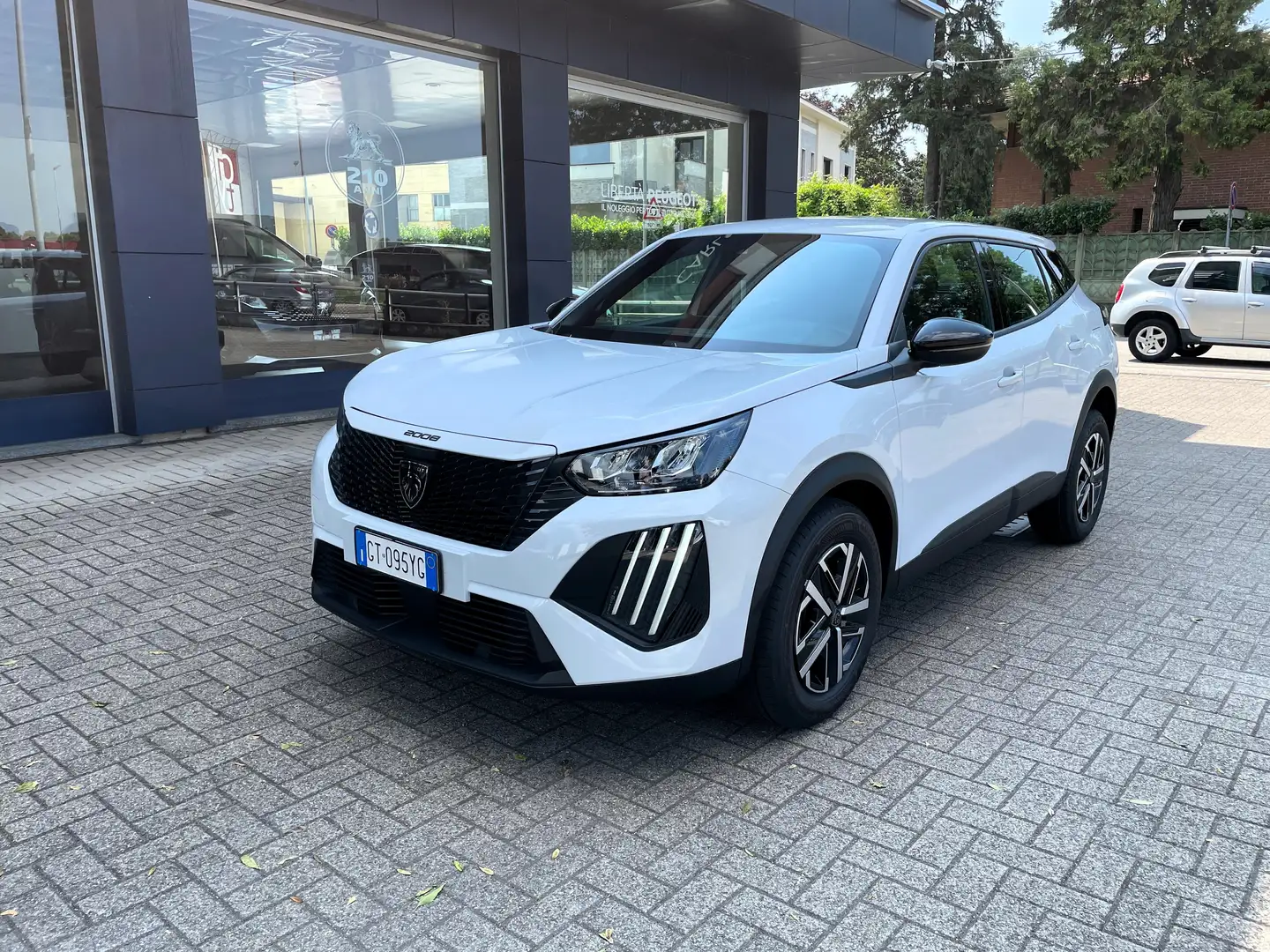 Peugeot 2008 Active 1.2 P.Tech 100 CV Km0 Bianco - 1