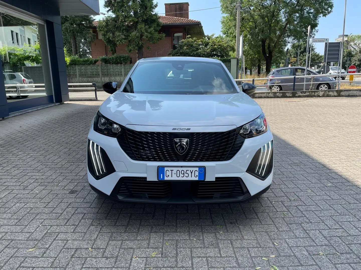 Peugeot 2008 Active 1.2 P.Tech 100 CV Km0 Bianco - 2