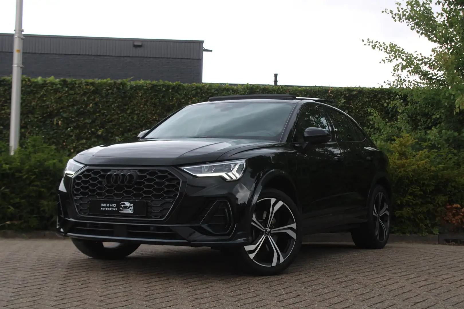 Audi Q3 Sportback 45 TFSIe | 3x S-Line | Panoramadak | Sfe Zwart - 1