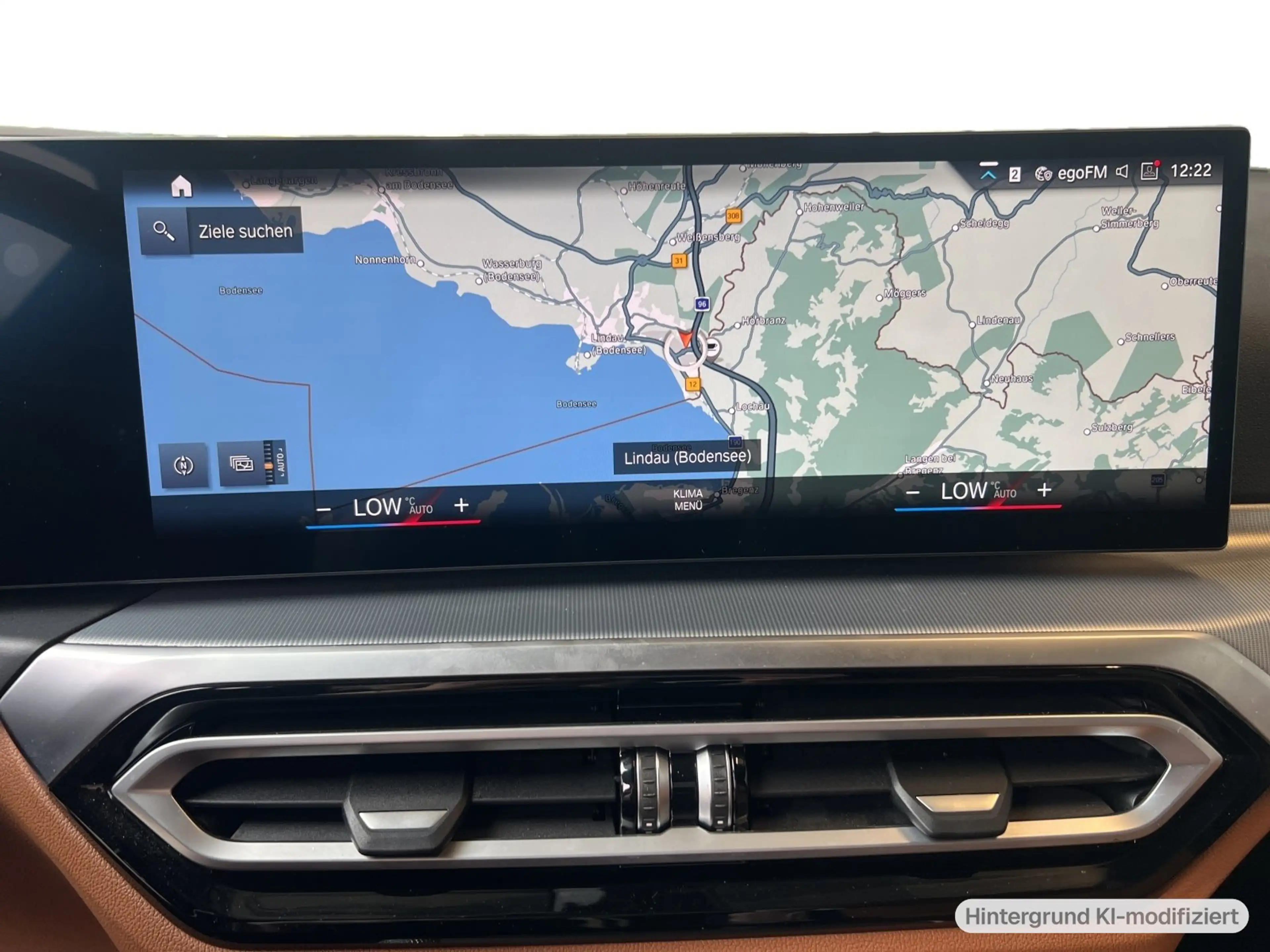 BMW 330 d xDrive Touring HUD Pano Memory Komfortzg — photo 8