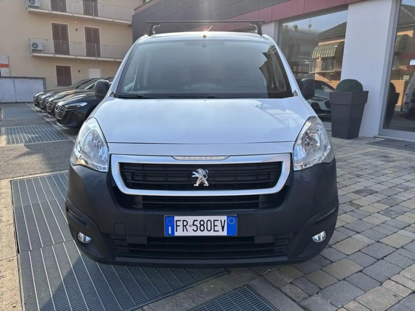 Peugeot Partner BlueHDi 100 L2 Furgone Pro Blanc - 2