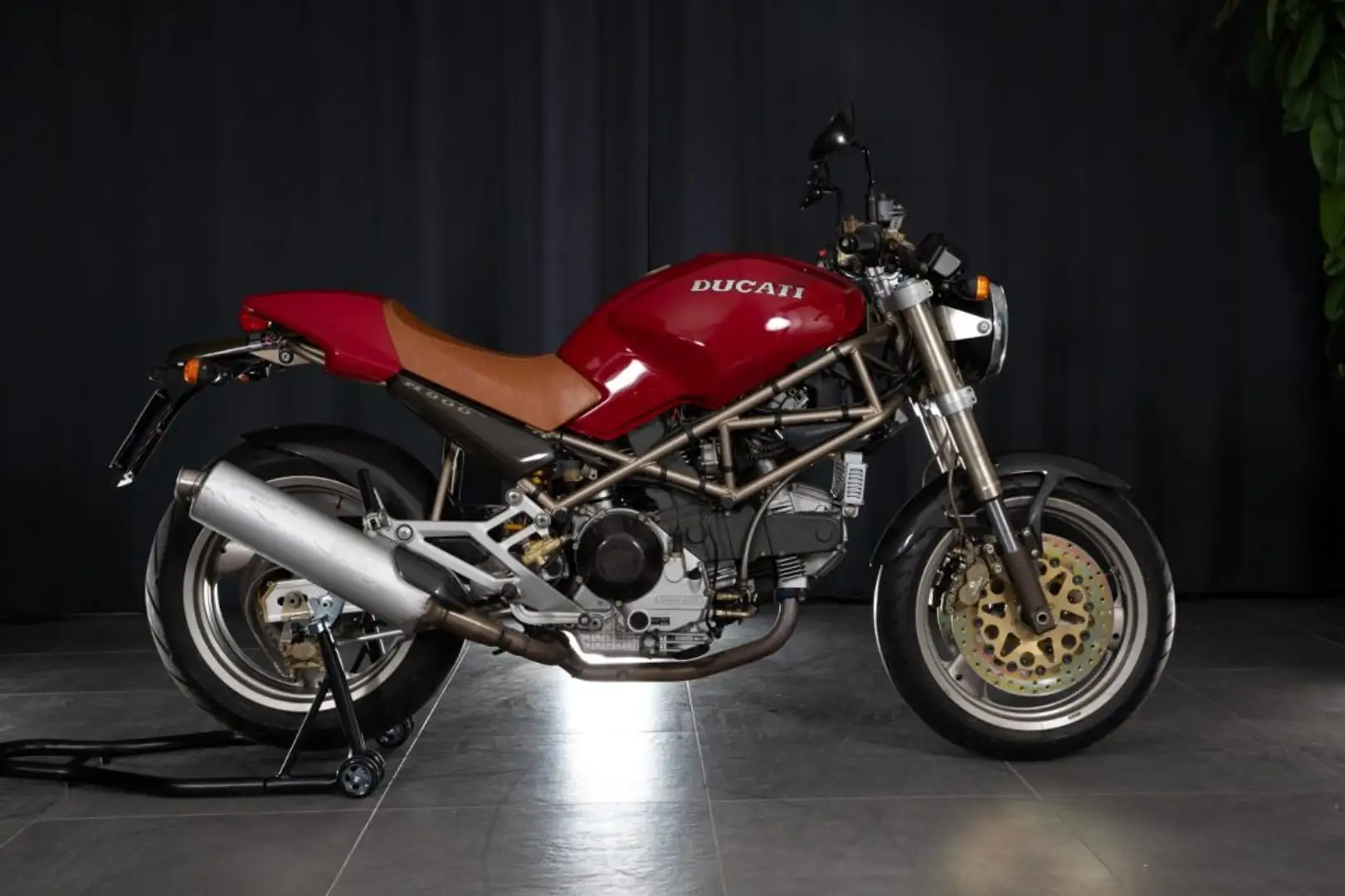 Ducati Monster 900 Club Italia Rouge - 1