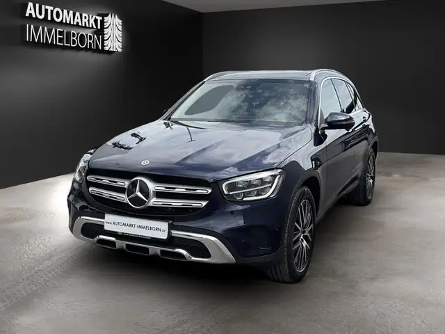 Mercedes-Benz GLC view 3