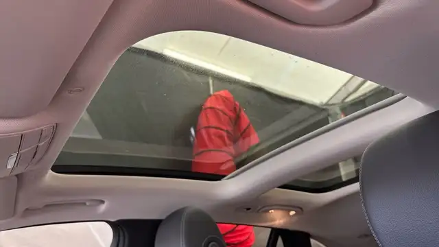 Mercedes-Benz GLC view 13