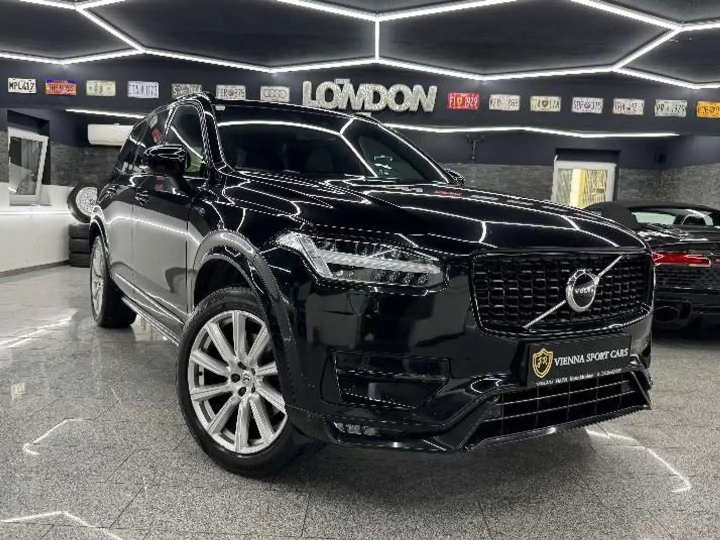Volvo XC90 B5 AWD R-Design*1.Besitz*Facelift*Top-Ausstattu... Schwarz - 1