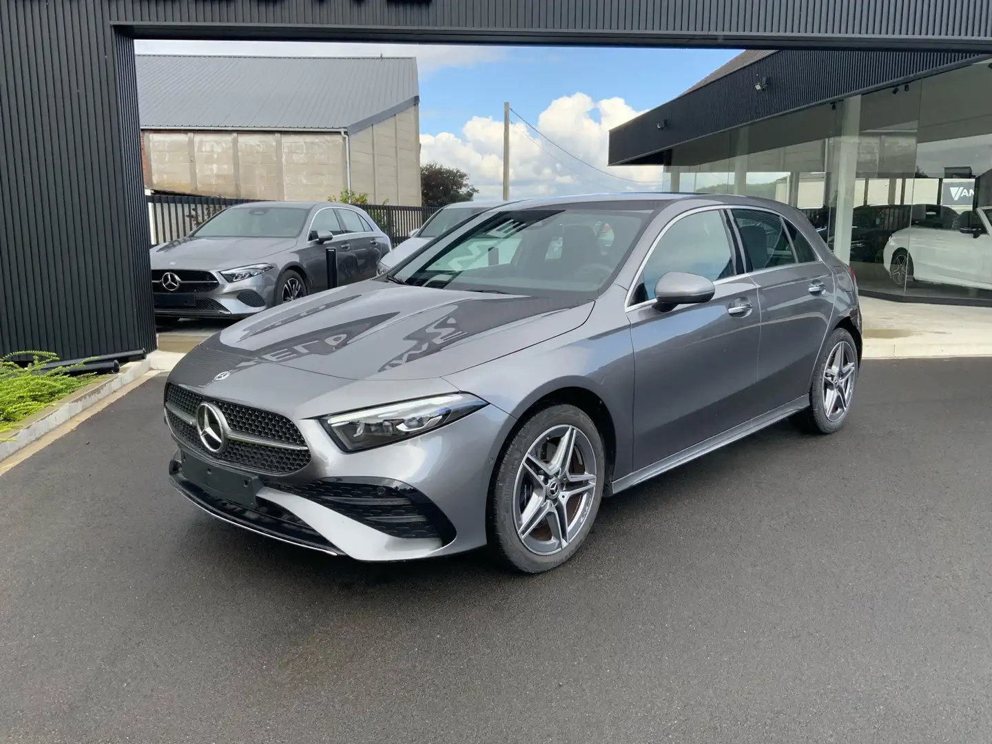 Mercedes-Benz A 250 e 8G-DCT AMG Line Advanced Plus Gris - 2