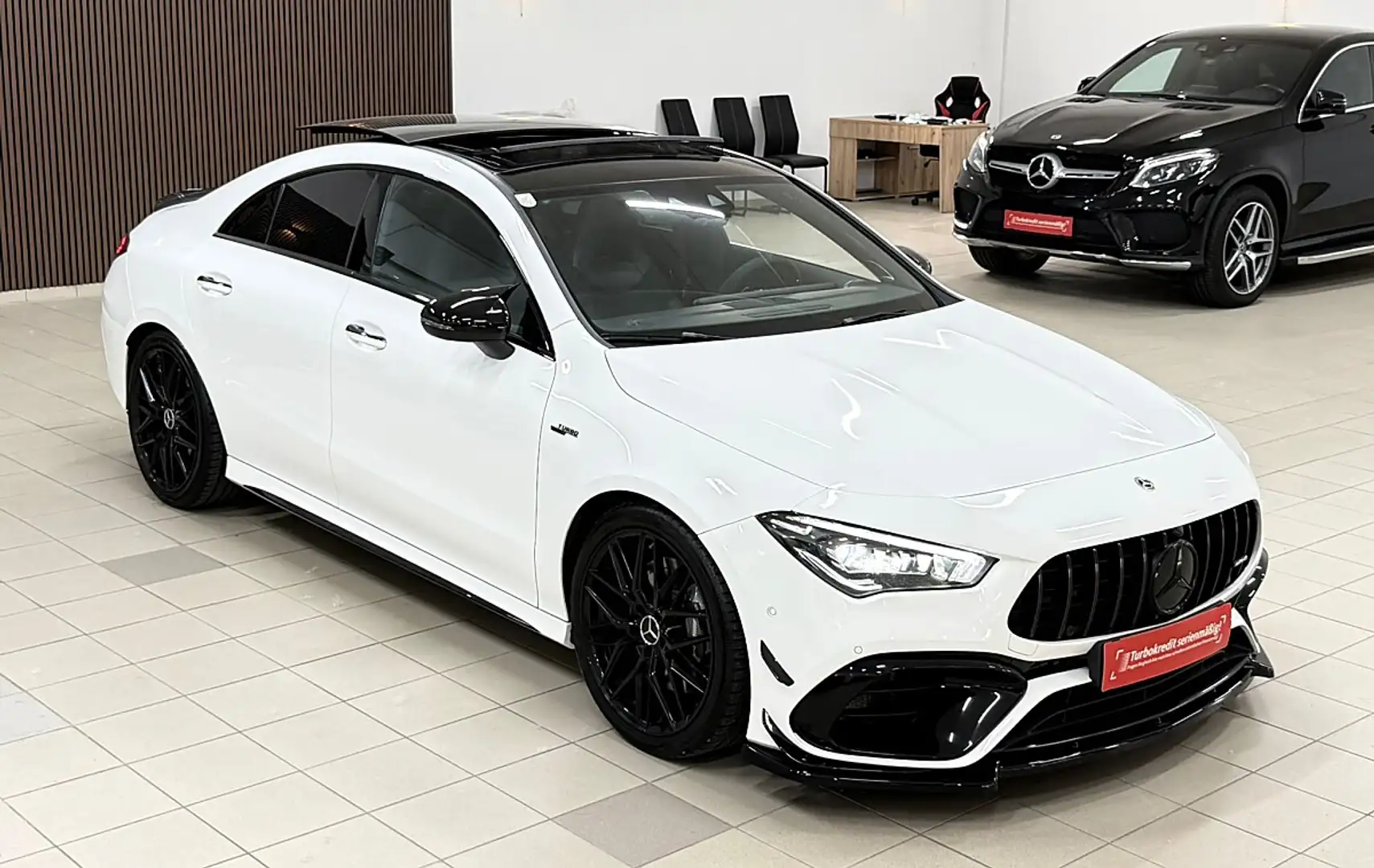 Mercedes-Benz CLA 45 AMG 4MATIC Aut. Weiß - 2