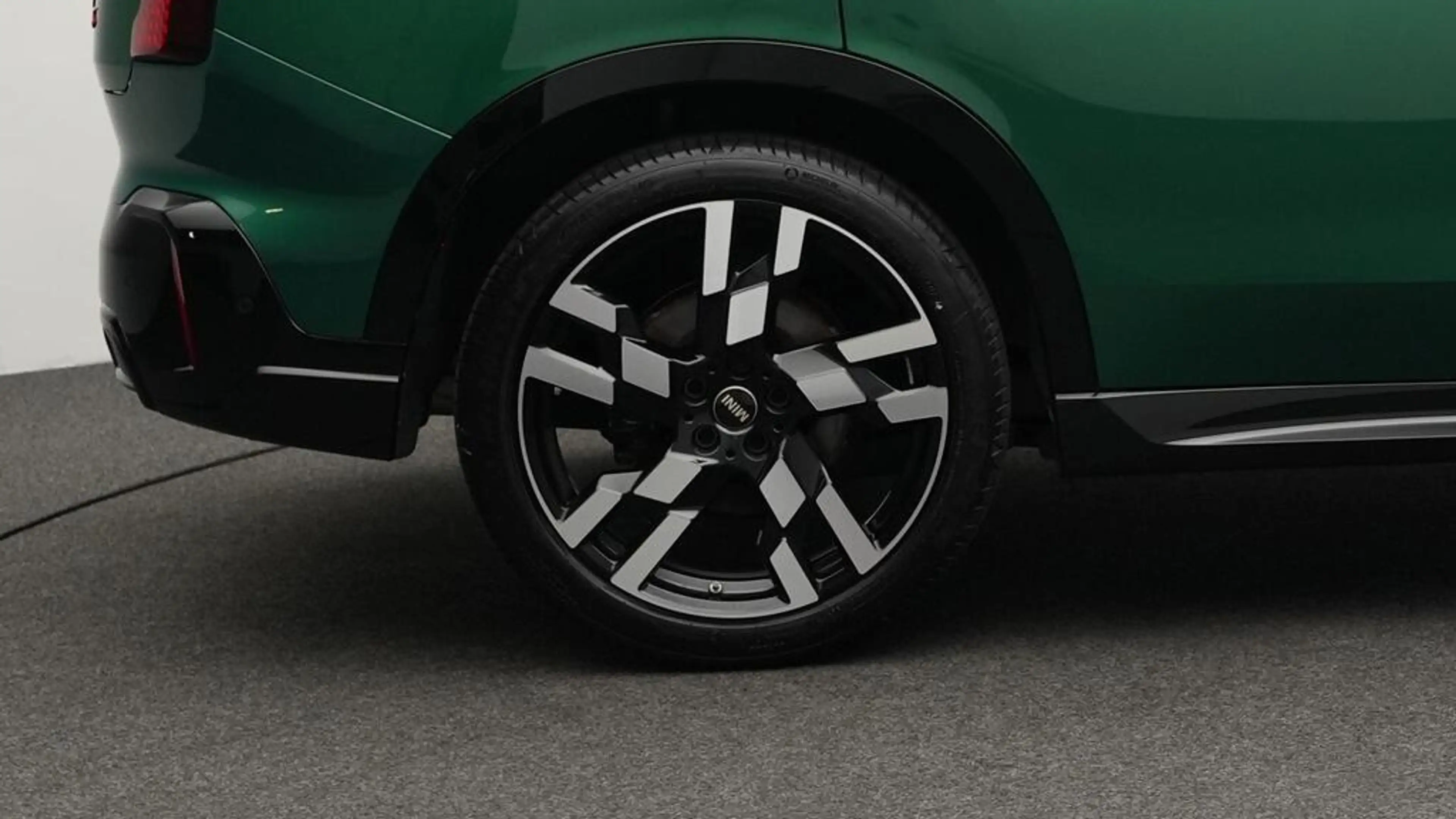 MINI Countryman S All4 John Cooper Works Trim — photo 9