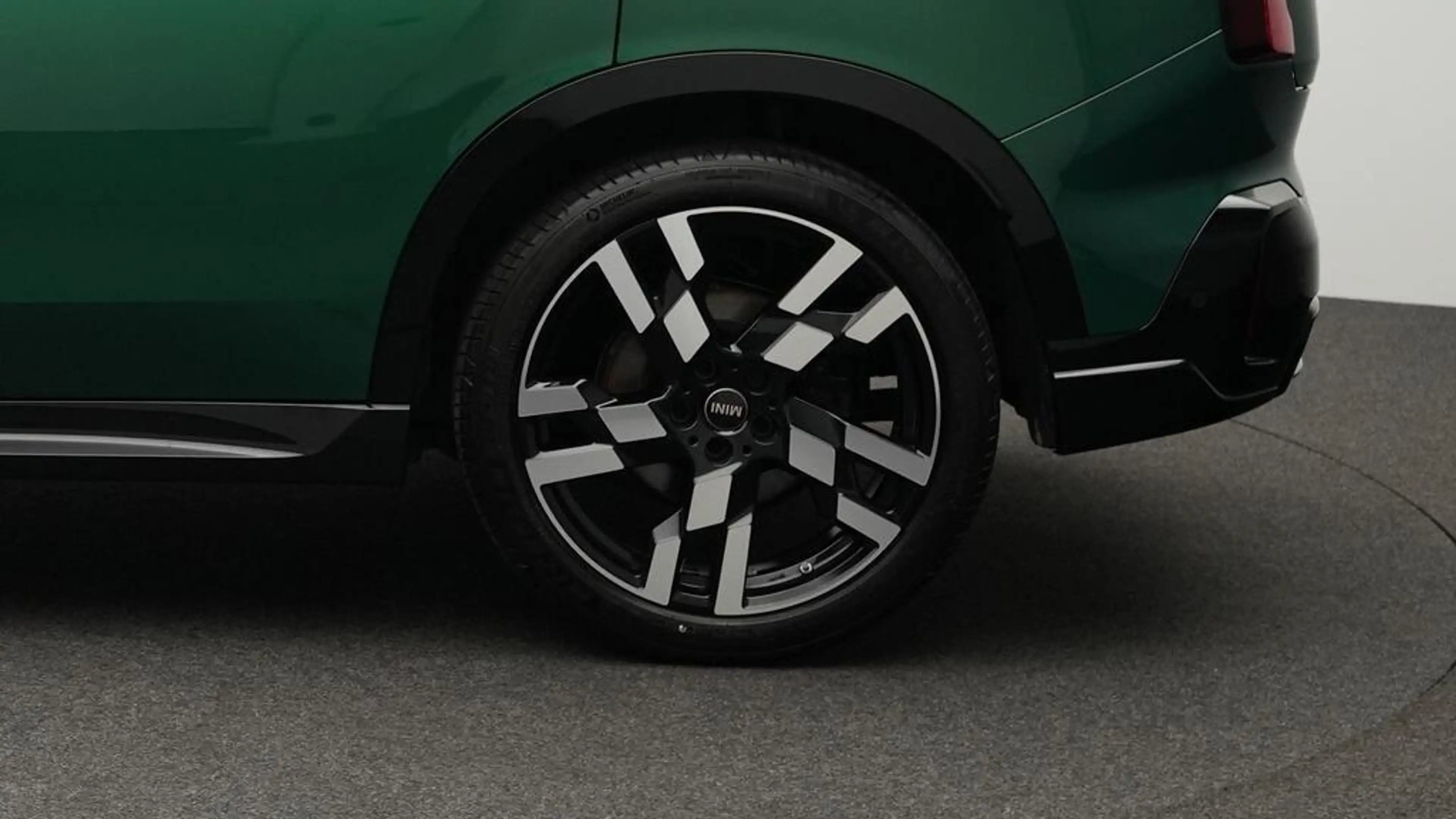 MINI Countryman S All4 John Cooper Works Trim — photo 10