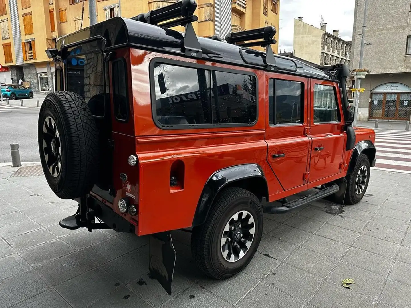 Land Rover Defender SW 110 2.2 Orange - 2