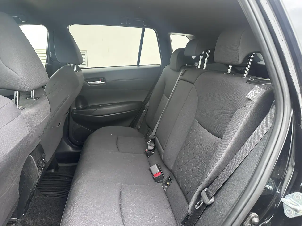 Toyota Corolla Cross STYLE 1.8 MILD HYBRID 2WD E-CVT, миниатюра 17
