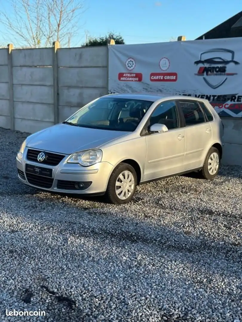 Volkswagen Polo United Gris - 2