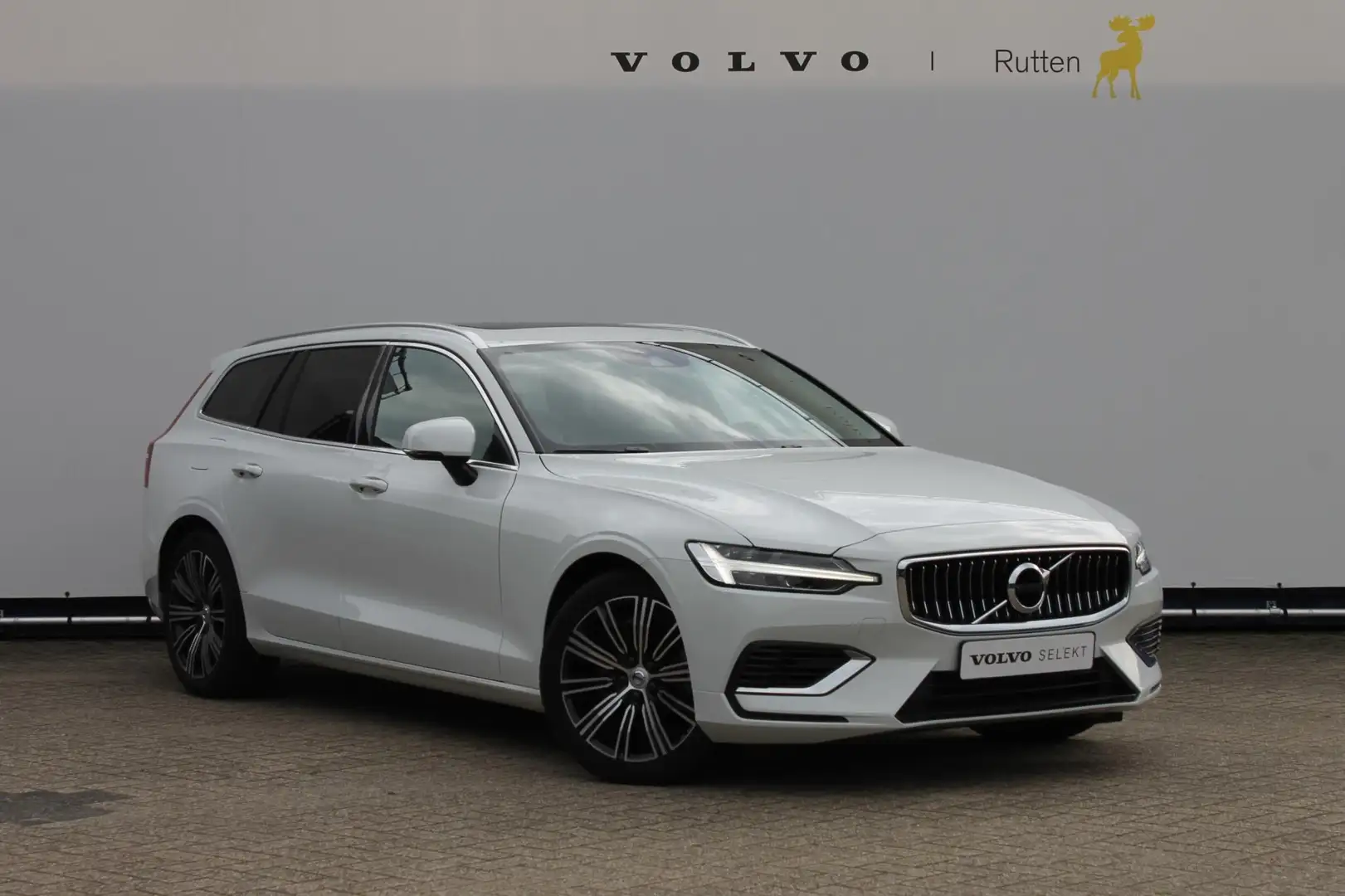 Volvo V60 T6 340PK Automaat Recharge AWD Inscription Cruise Wit - 2