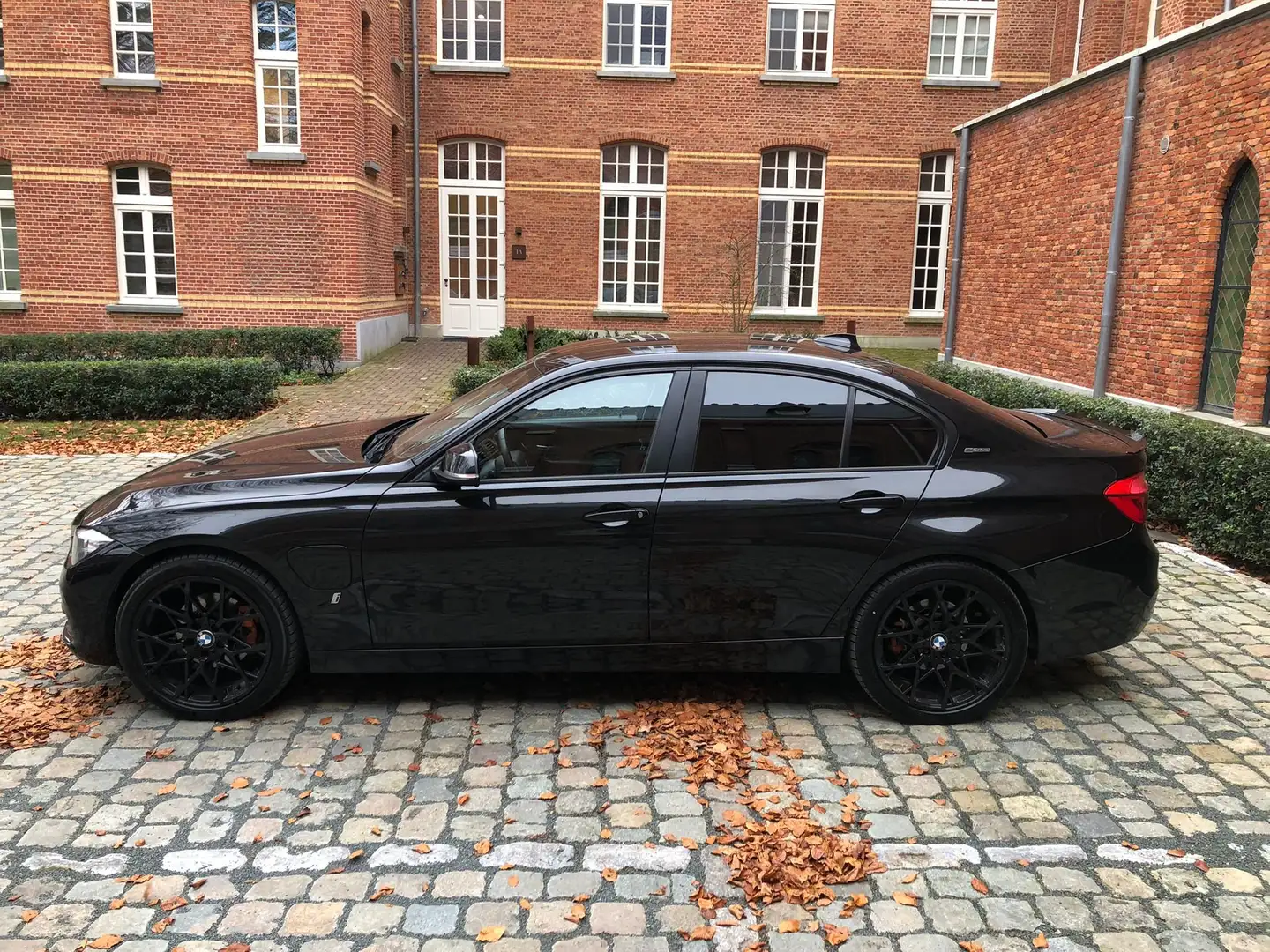 BMW 330 330eA Plug-In Hybrid met 1 jaar Garantie Black - 2