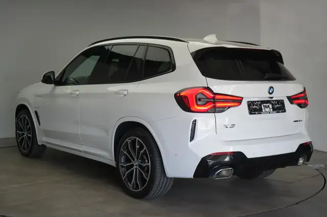 BMW X3 view 5