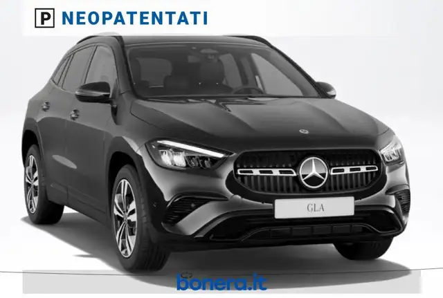 Mercedes-Benz Gla view 2