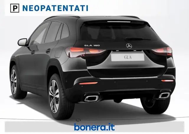 Mercedes-Benz Gla view 4