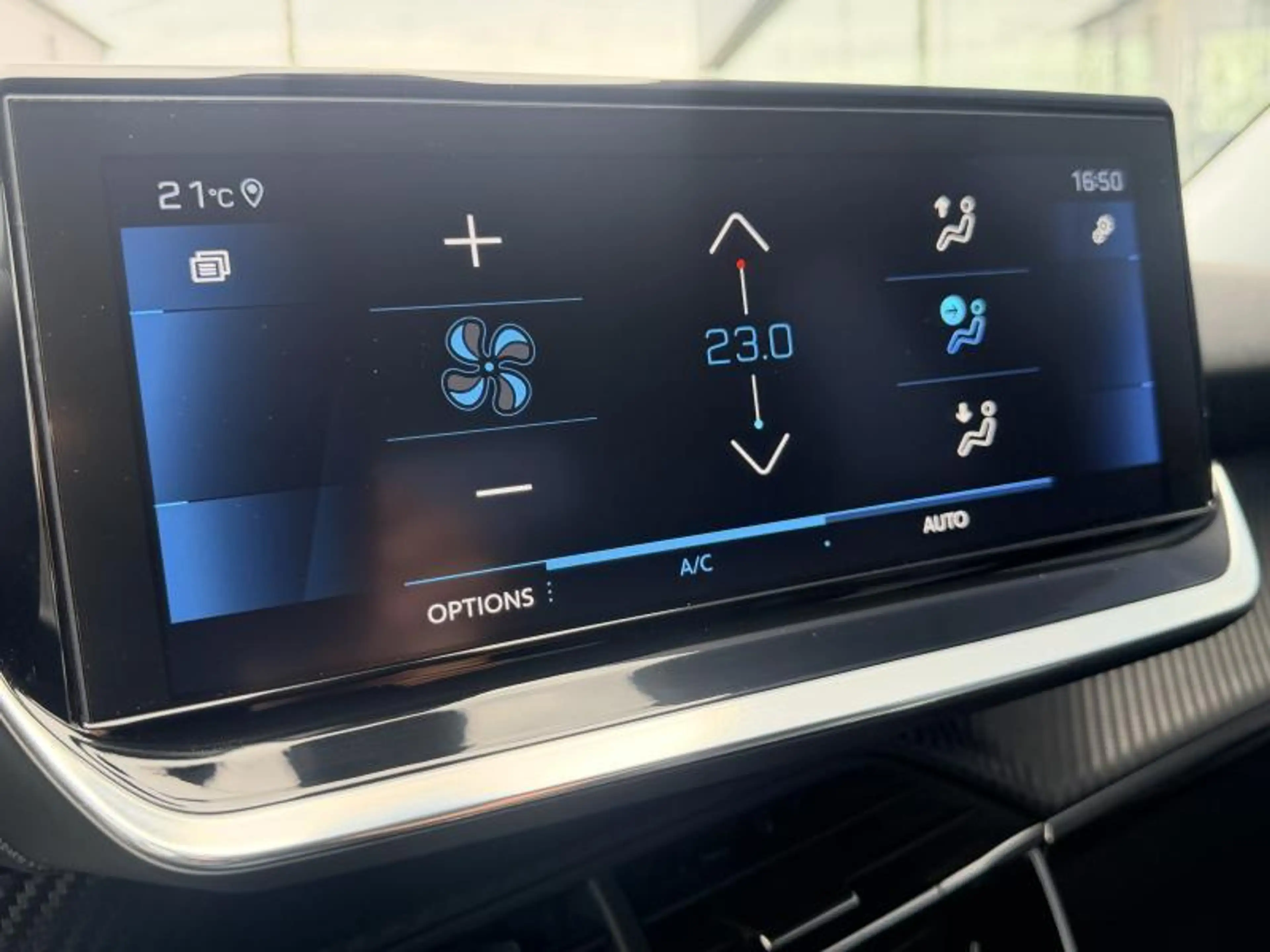 Peugeot 2008 Allure - Carplay/AndroidAuto - Sieges Chauffauts - — photo 14