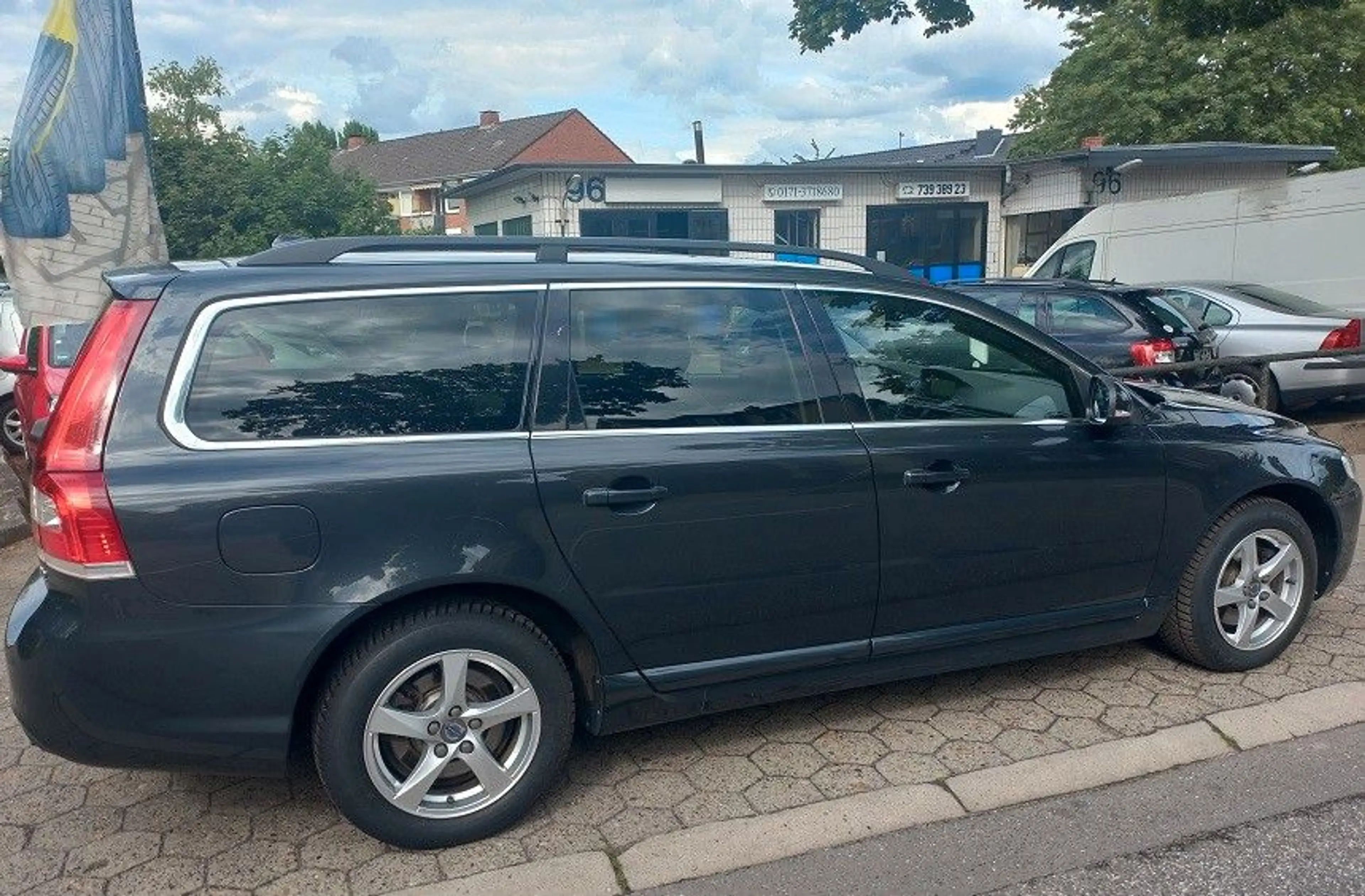 Volvo V70 2,0D Aut. Klima SHZ Navi Xenon AHK Tempo BC — photo 11
