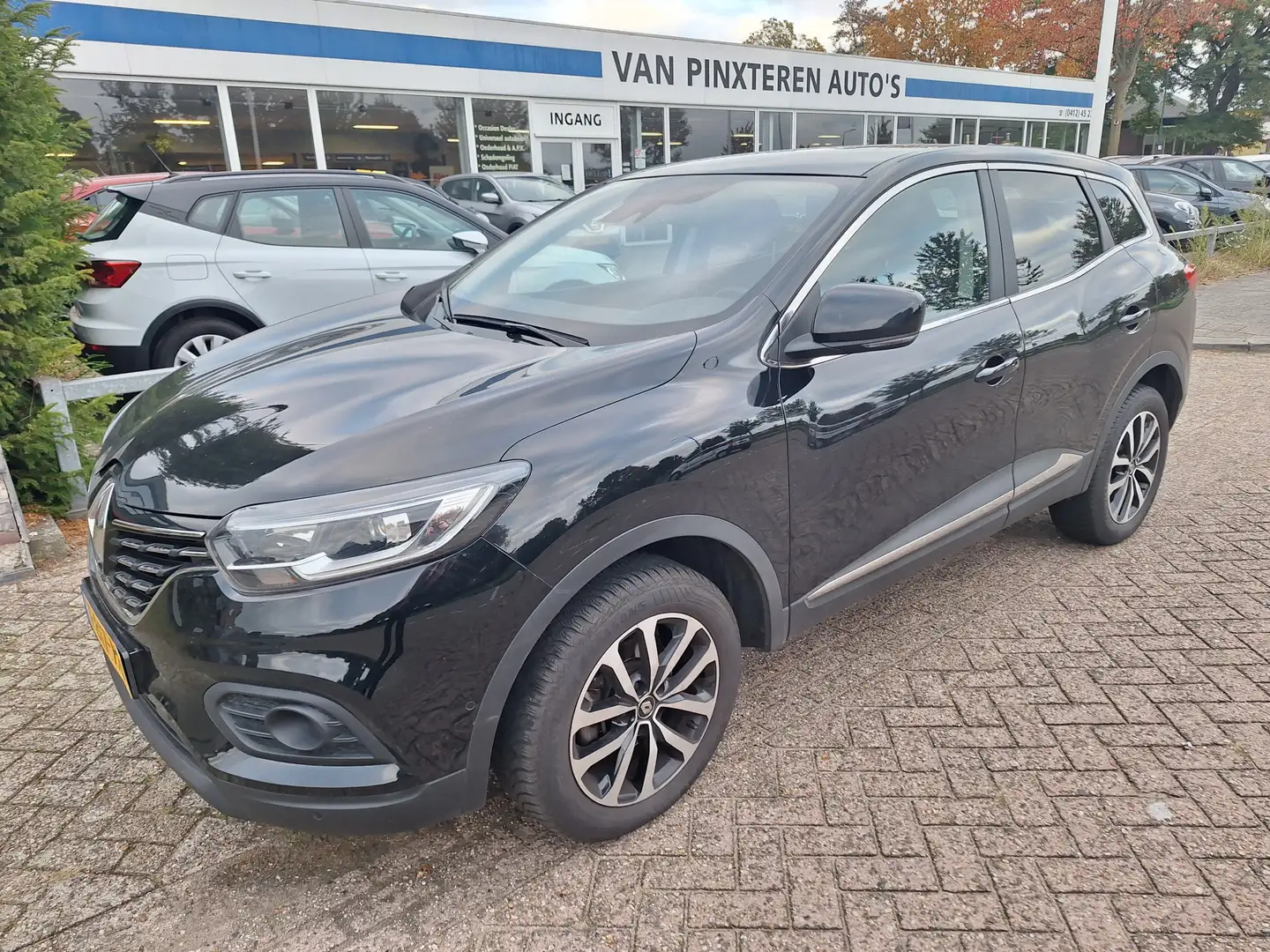 Renault Kadjar 1.3 TCe Equilibre TREKHAAK Zwart - 1