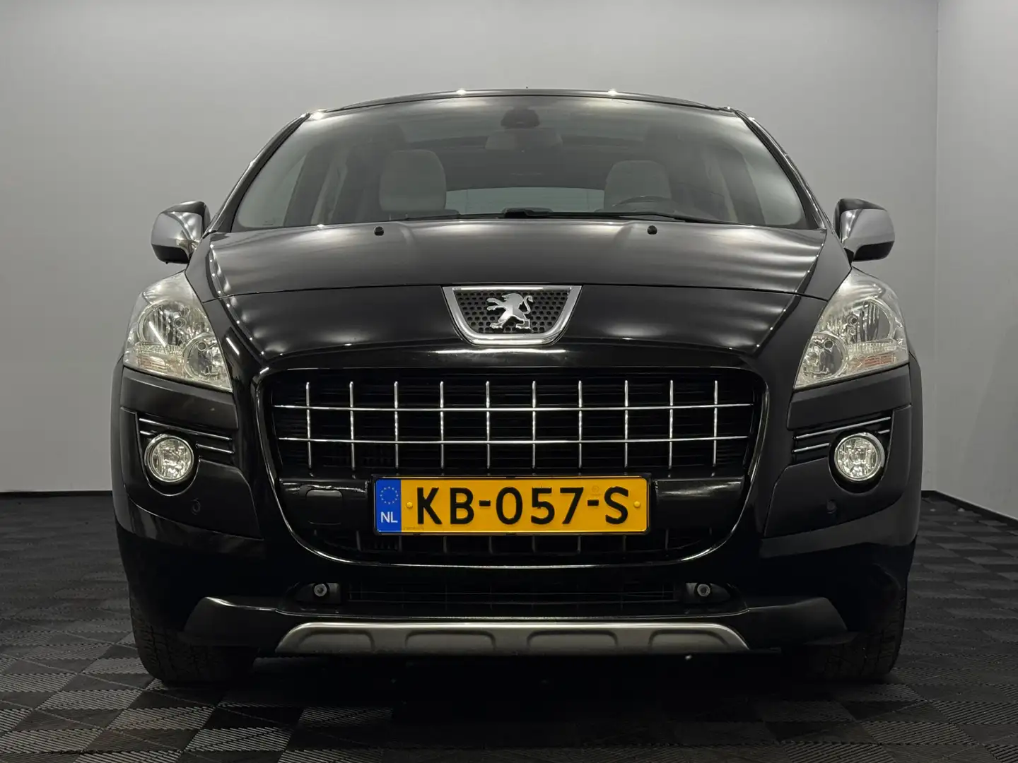 Peugeot 3008 1.6 THP Allure Pano, Navi, Parkeersensoren, Cruise Zwart - 2