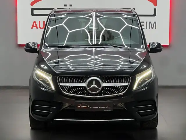 Mercedes-Benz V-Class view 3