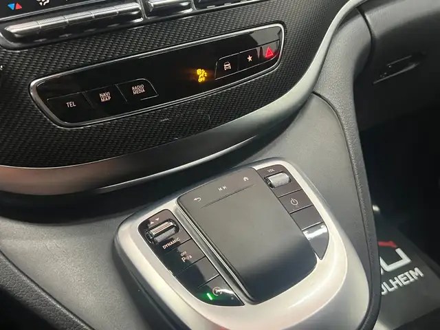 Mercedes-Benz V-Class view 15