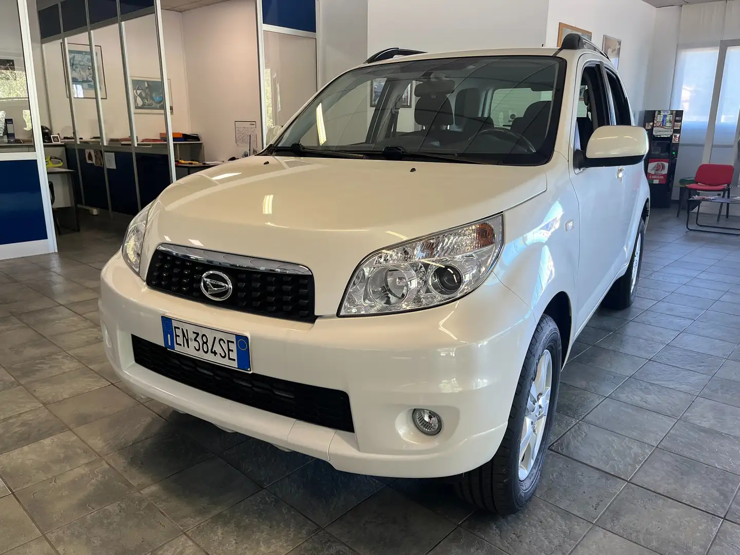 Daihatsu Terios 1.5 B You O/F Dolomite 4X4 E5 Bianco - 1