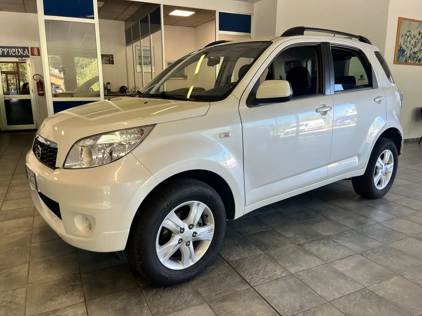 Daihatsu Terios 1.5 B You O/F Dolomite 4X4 E5 Bianco - 2