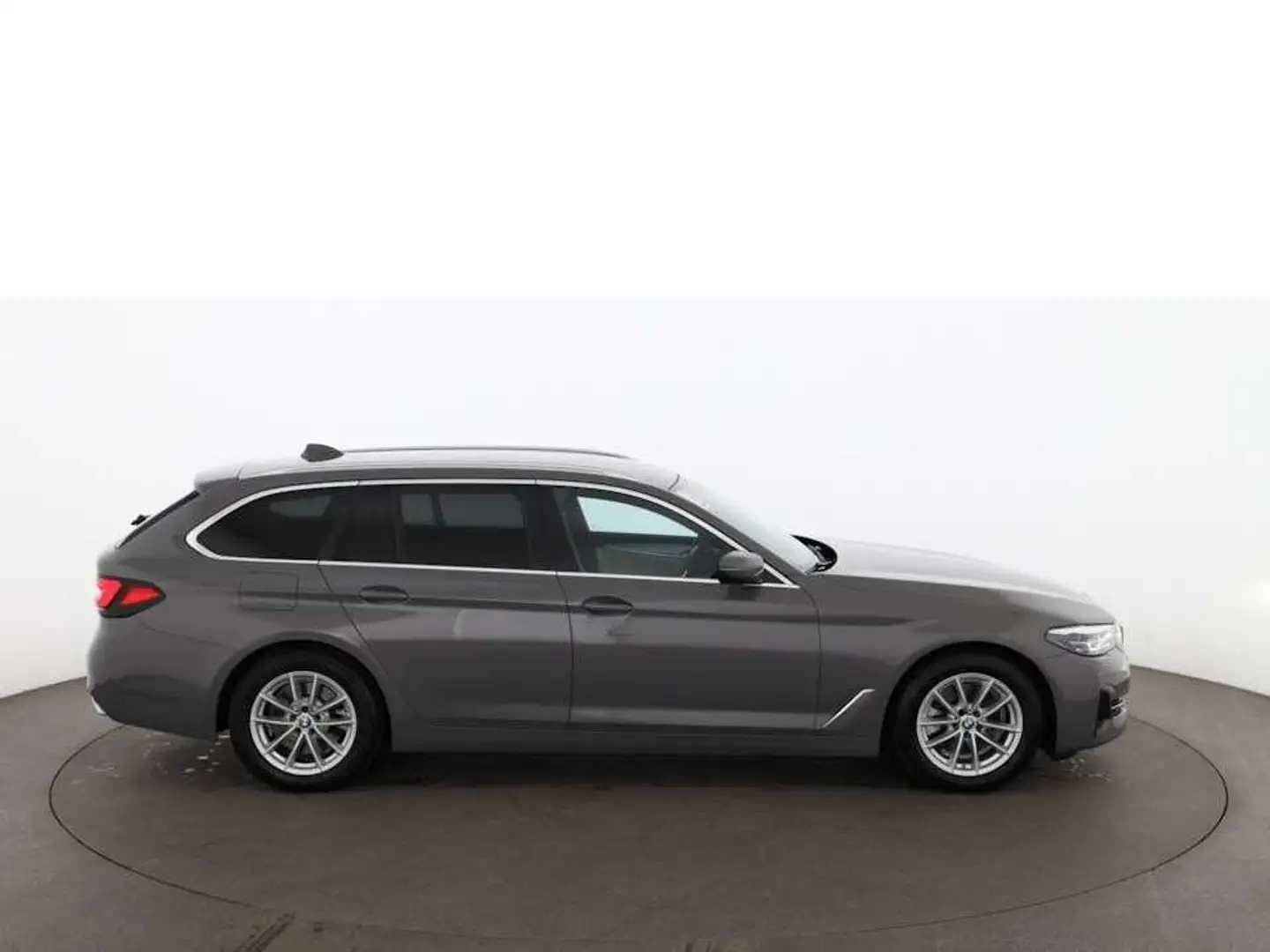 BMW 520 d Aut LED LEDER R-CAM SITZHZG ASSIST Grau - 2