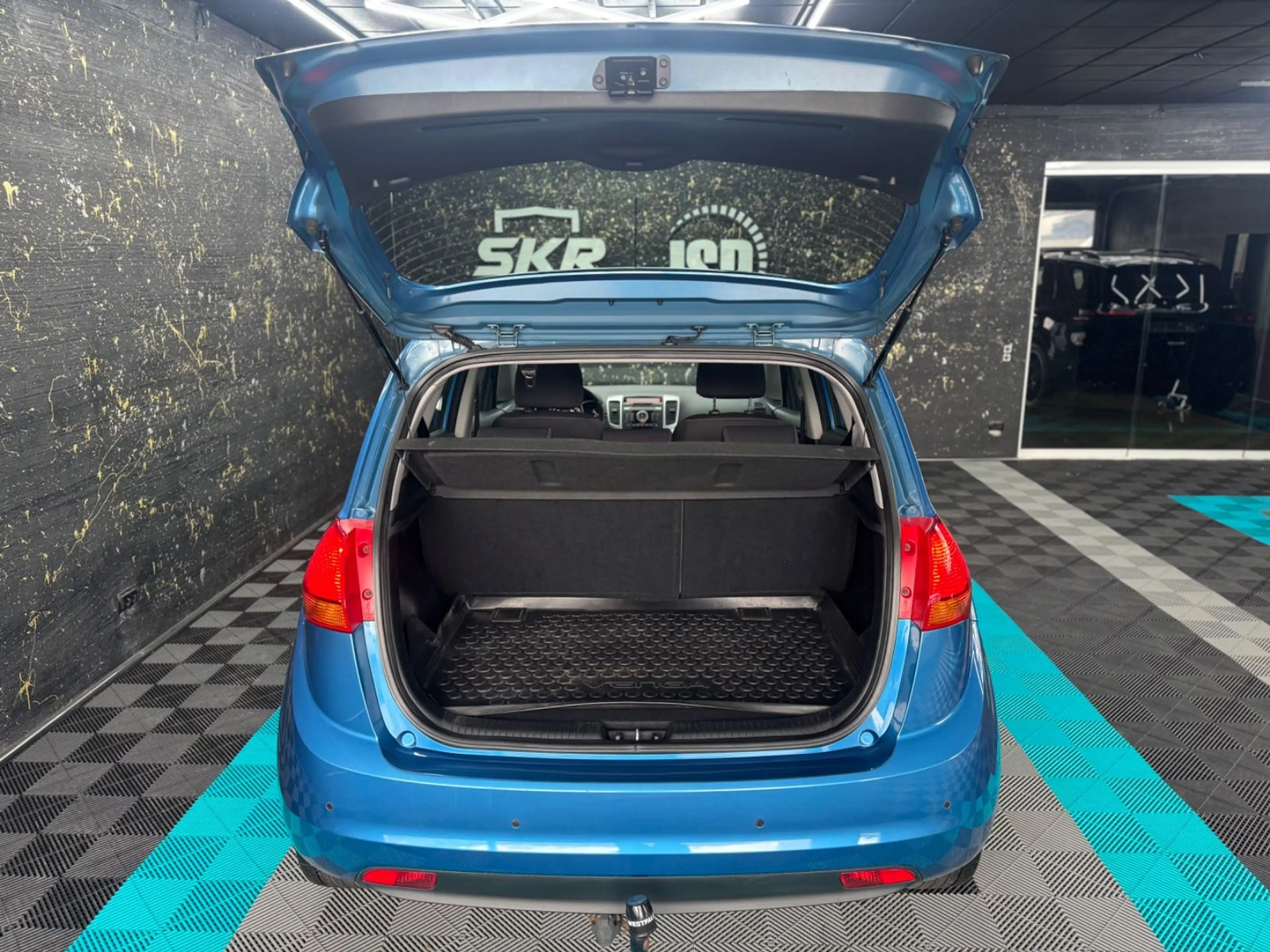 Kia Venga Spirit SHZ/RFK/BLTH — photo 3