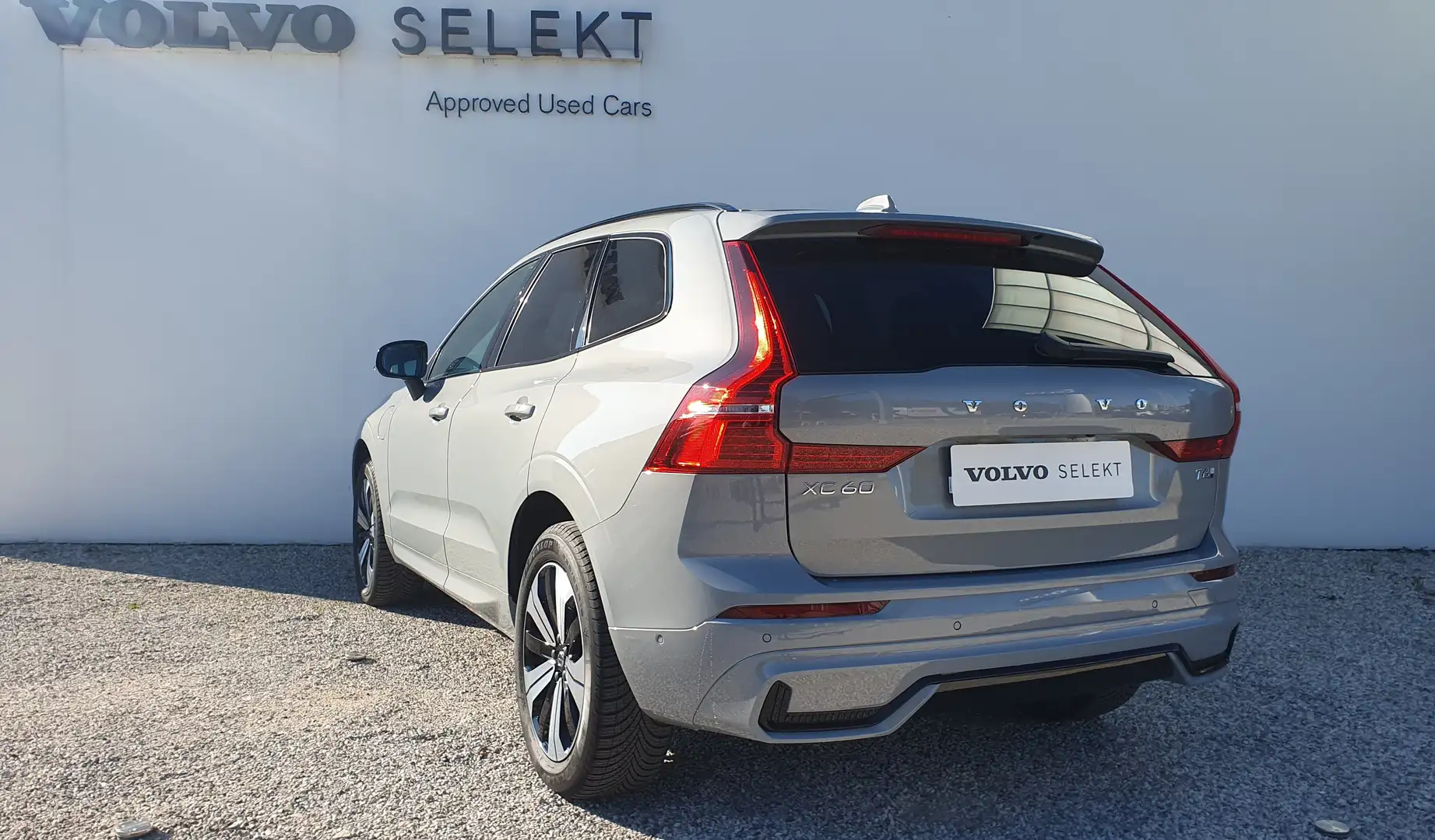 Volvo XC60 XC60 2.0 t6 phev Plus Dark awd auto Grigio - 2