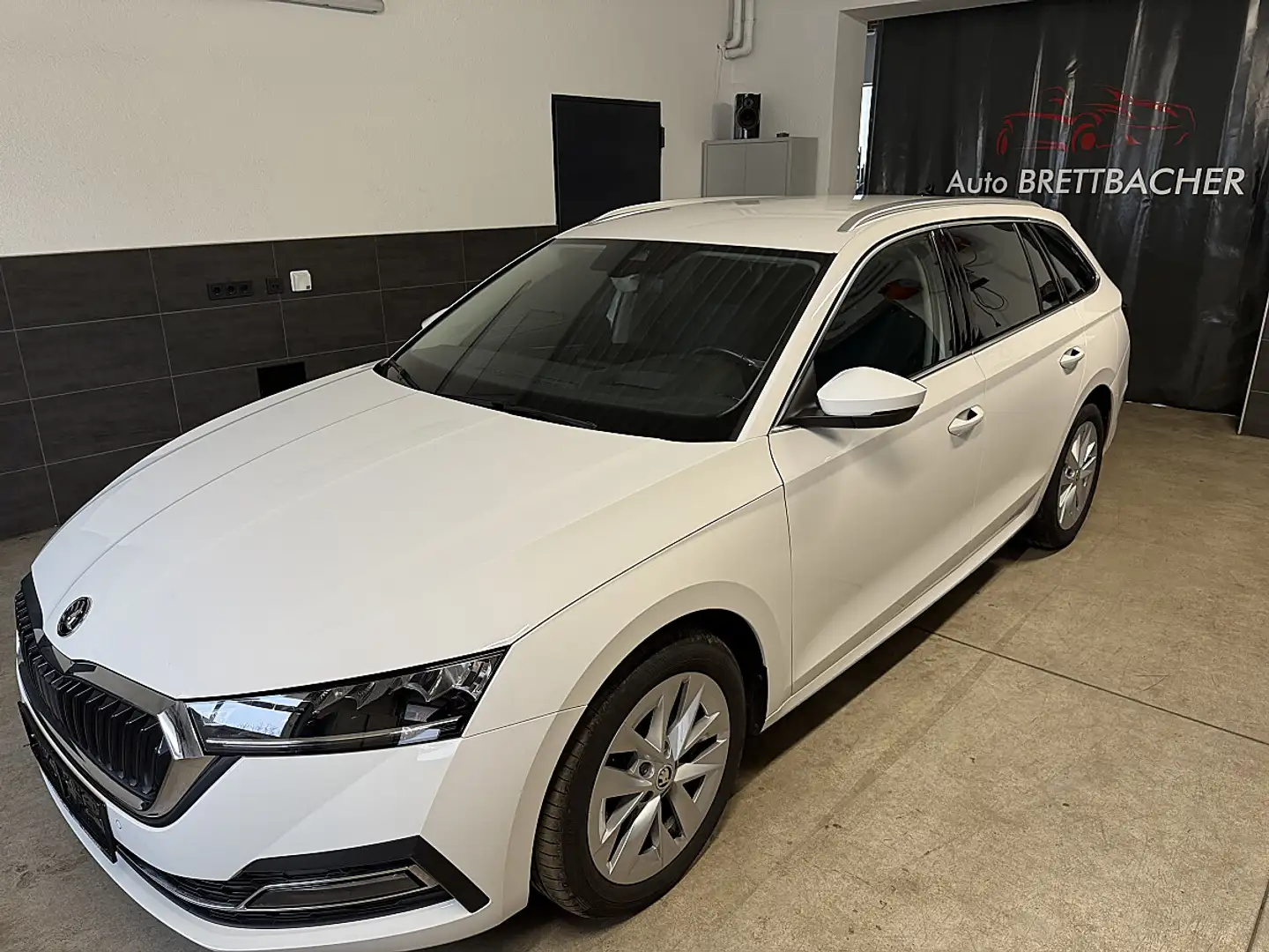 Skoda Octavia Combi 2,0 TDI Style DSG *LED*ACC*AHK*Standheizu... Weiß - 1