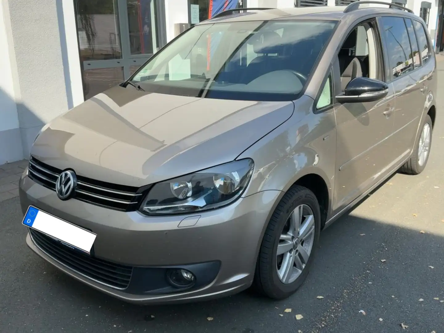 Volkswagen Touran 1.6 TDI Match *AHK*SHZG*PDC*SRA*Multifunktionslenk Beige - 2