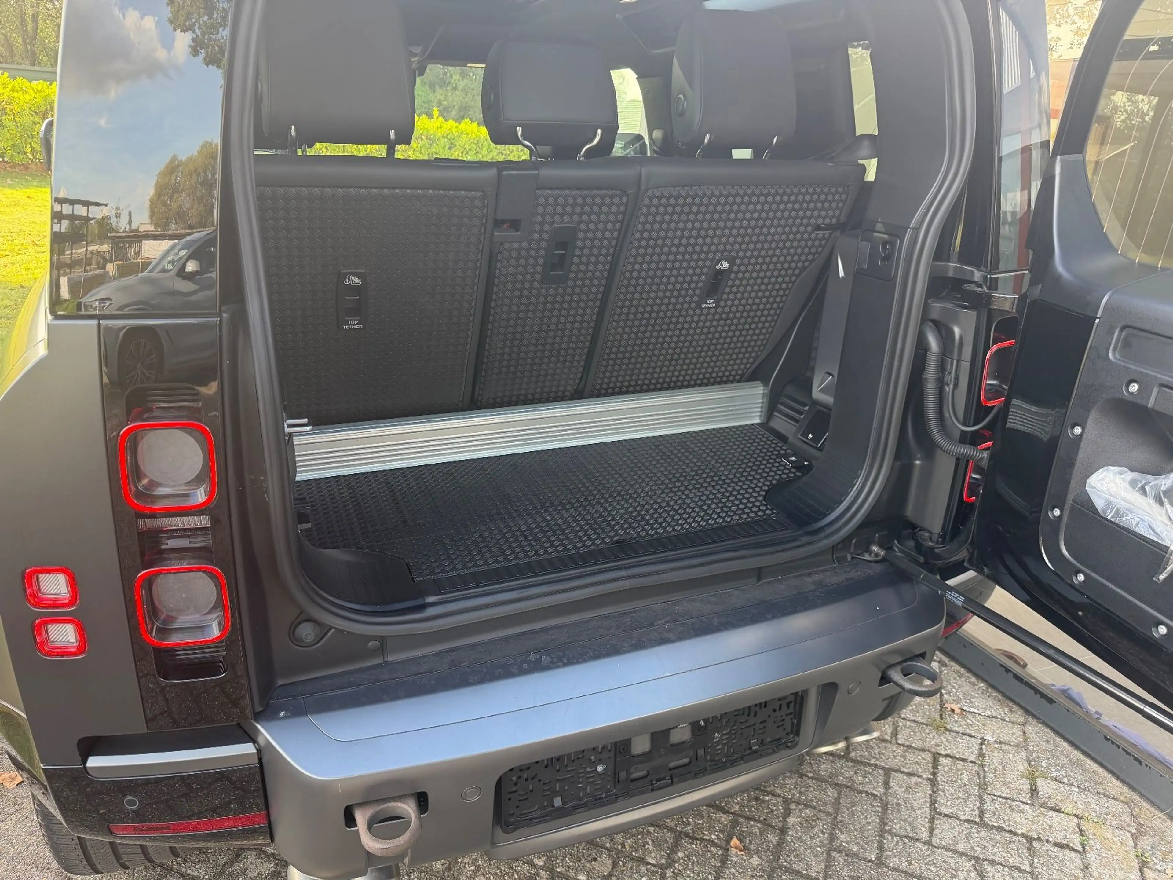 Land Rover Defender 90 Carpathian Edition V8 — photo 15