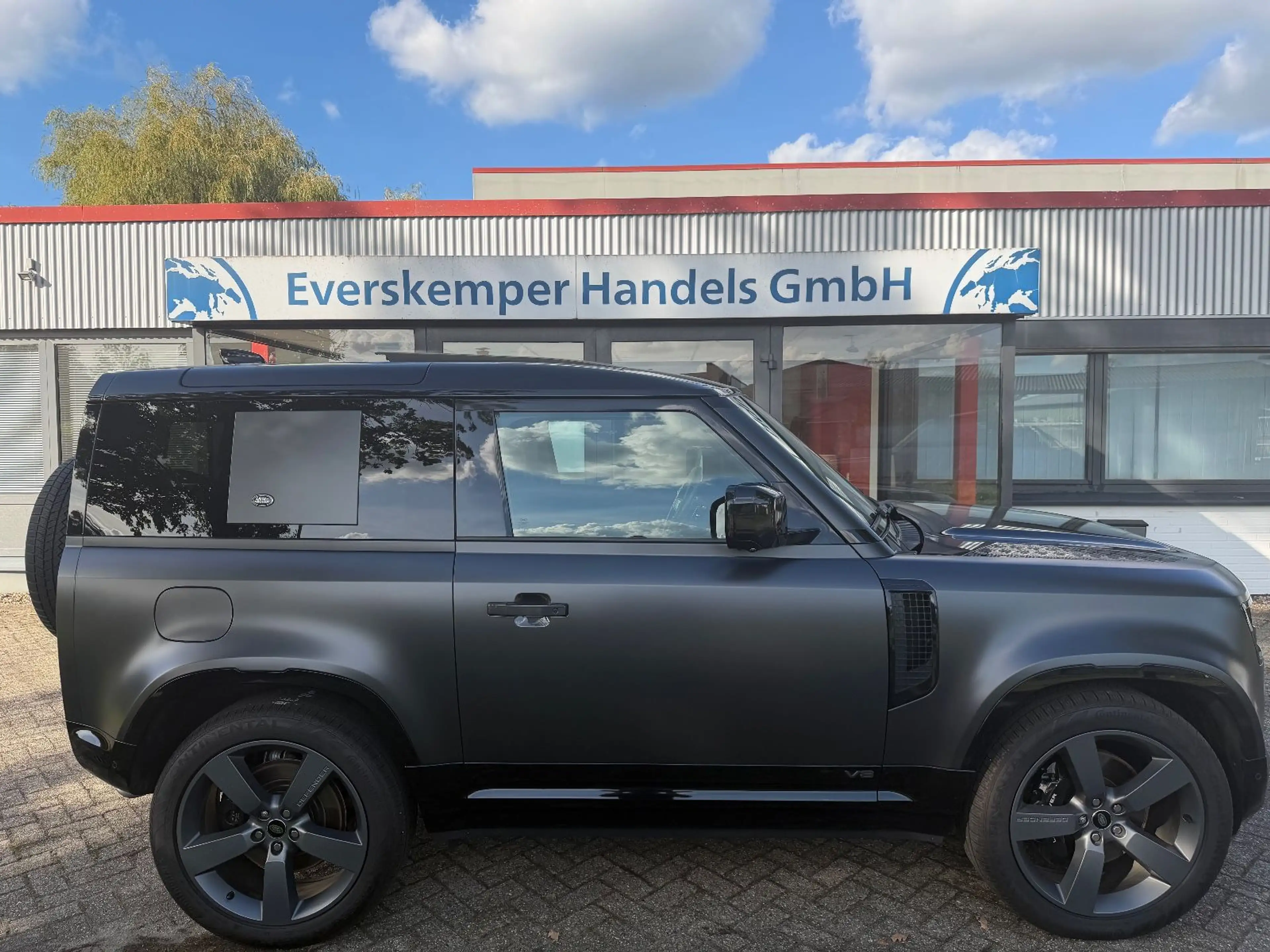 Land Rover Defender 90 Carpathian Edition V8 — photo 4
