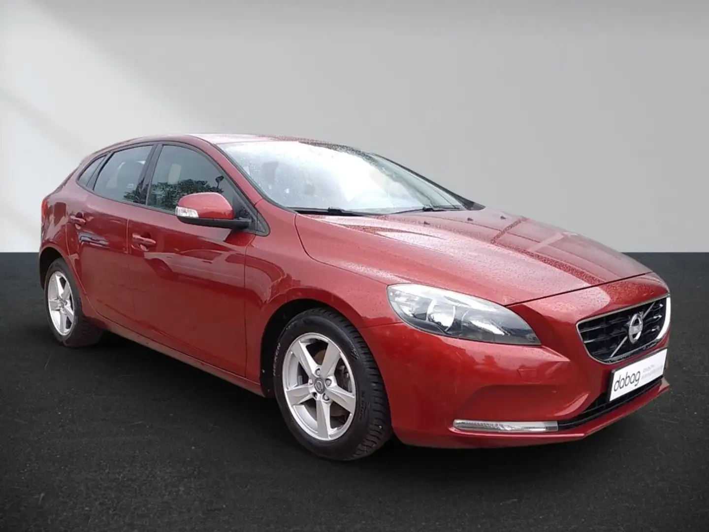 Volvo V40 D2 Kinetic Rosso - 2
