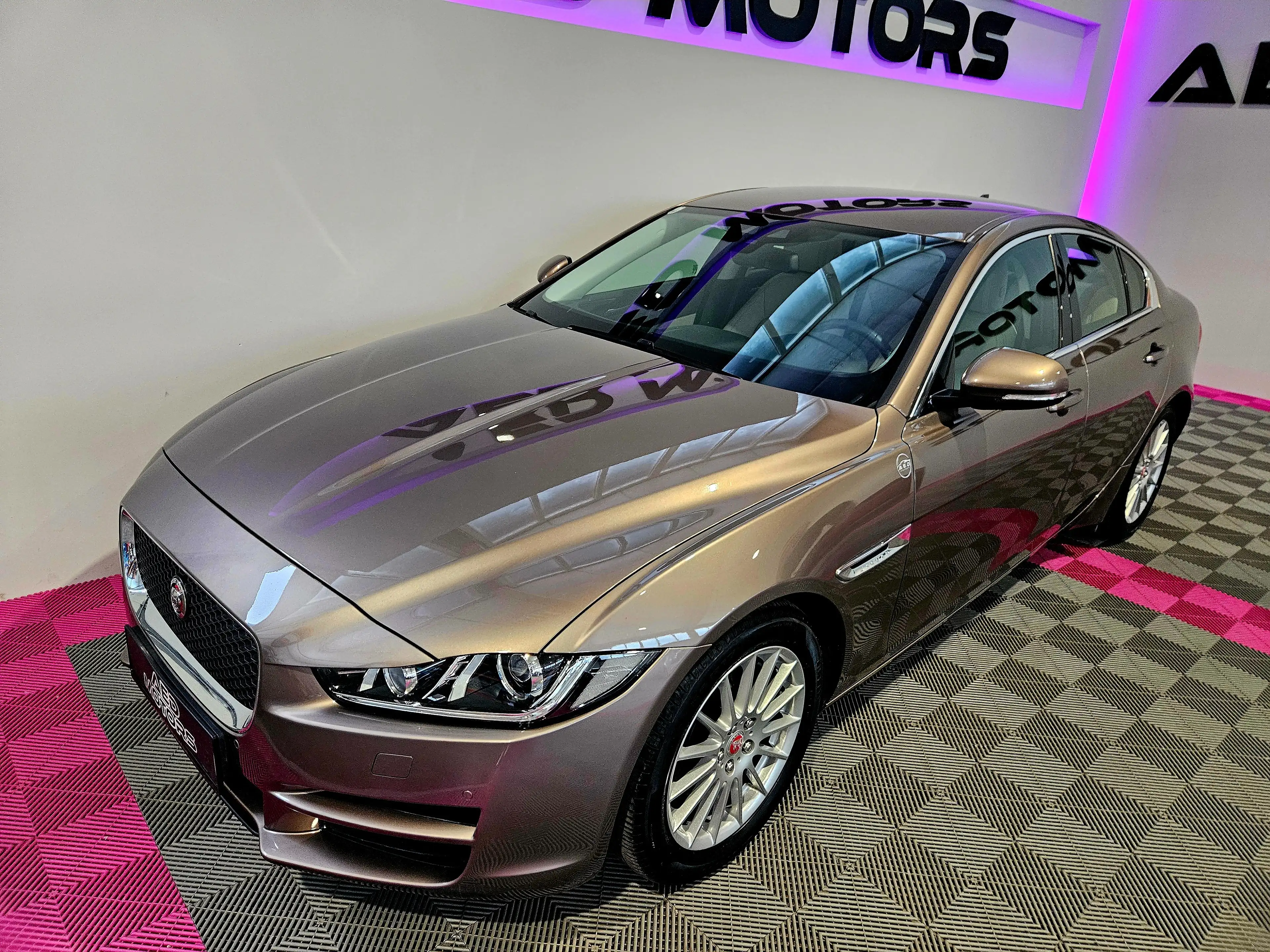 Jaguar XE Prestige 1.BESITZ — photo 4