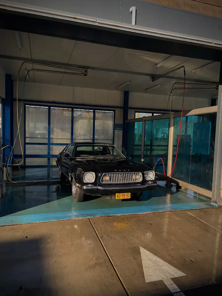 Ford Mustang 2.8 Fastback, foto 4