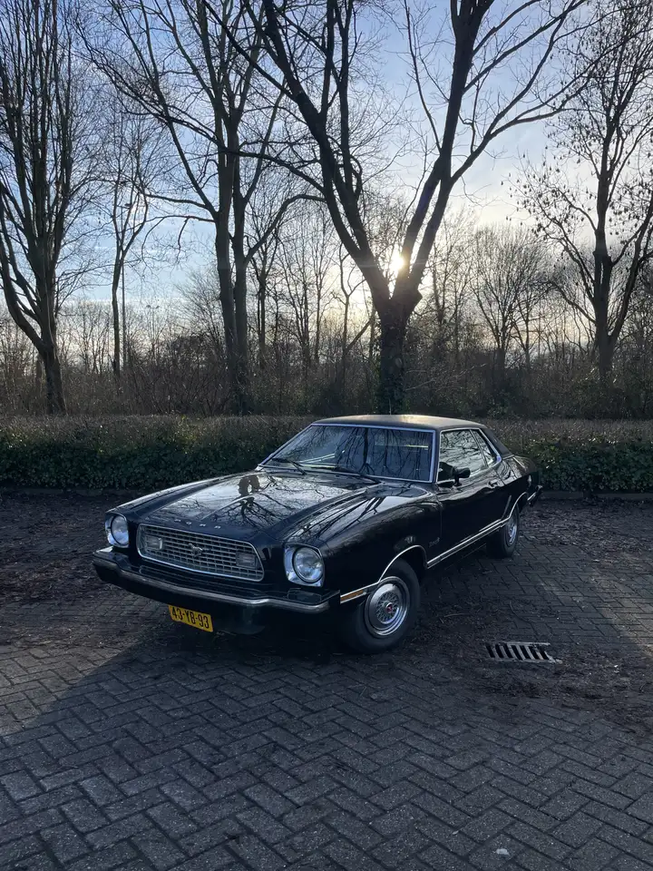 Ford Mustang 2.8 Fastback, foto 1