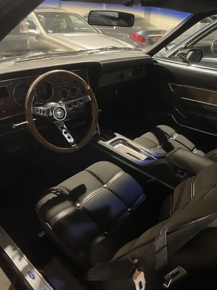 Ford Mustang 2.8 Fastback, foto 10