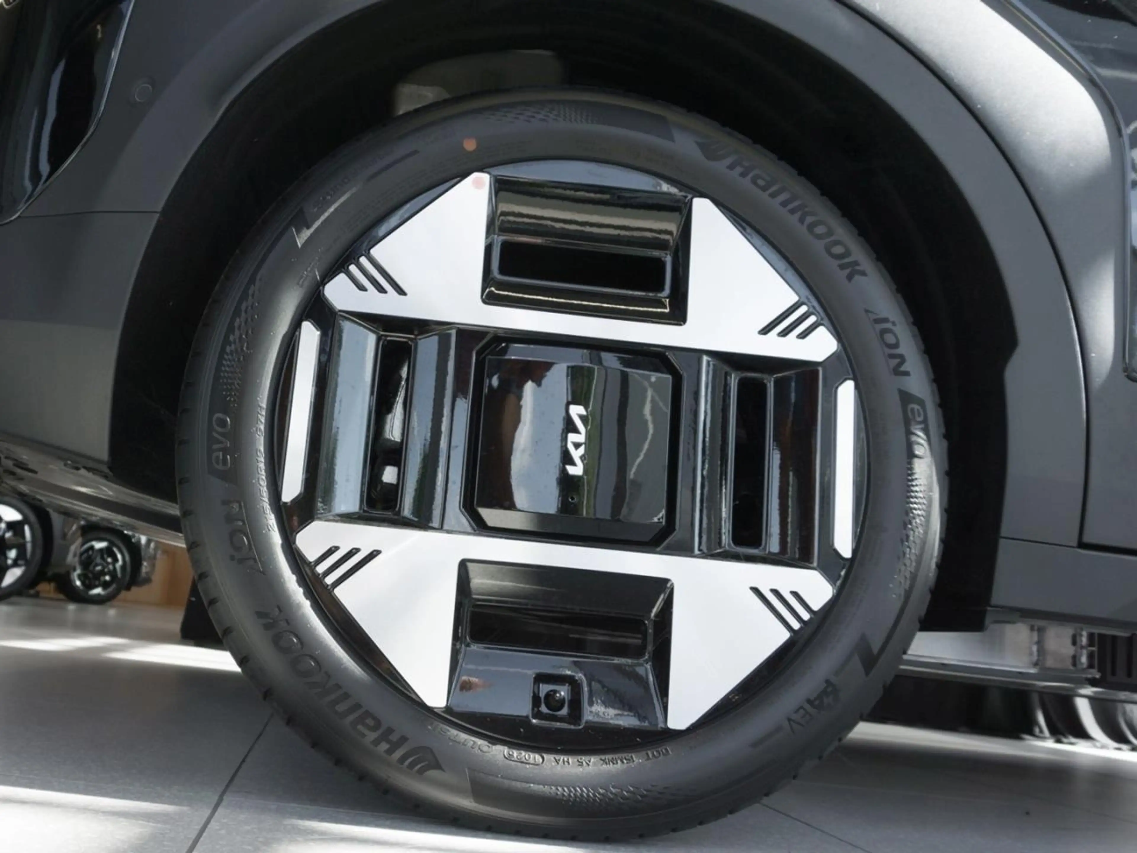 Kia EV3 81,4 kWh Earth Sound-P DriveWise 360° — photo 6