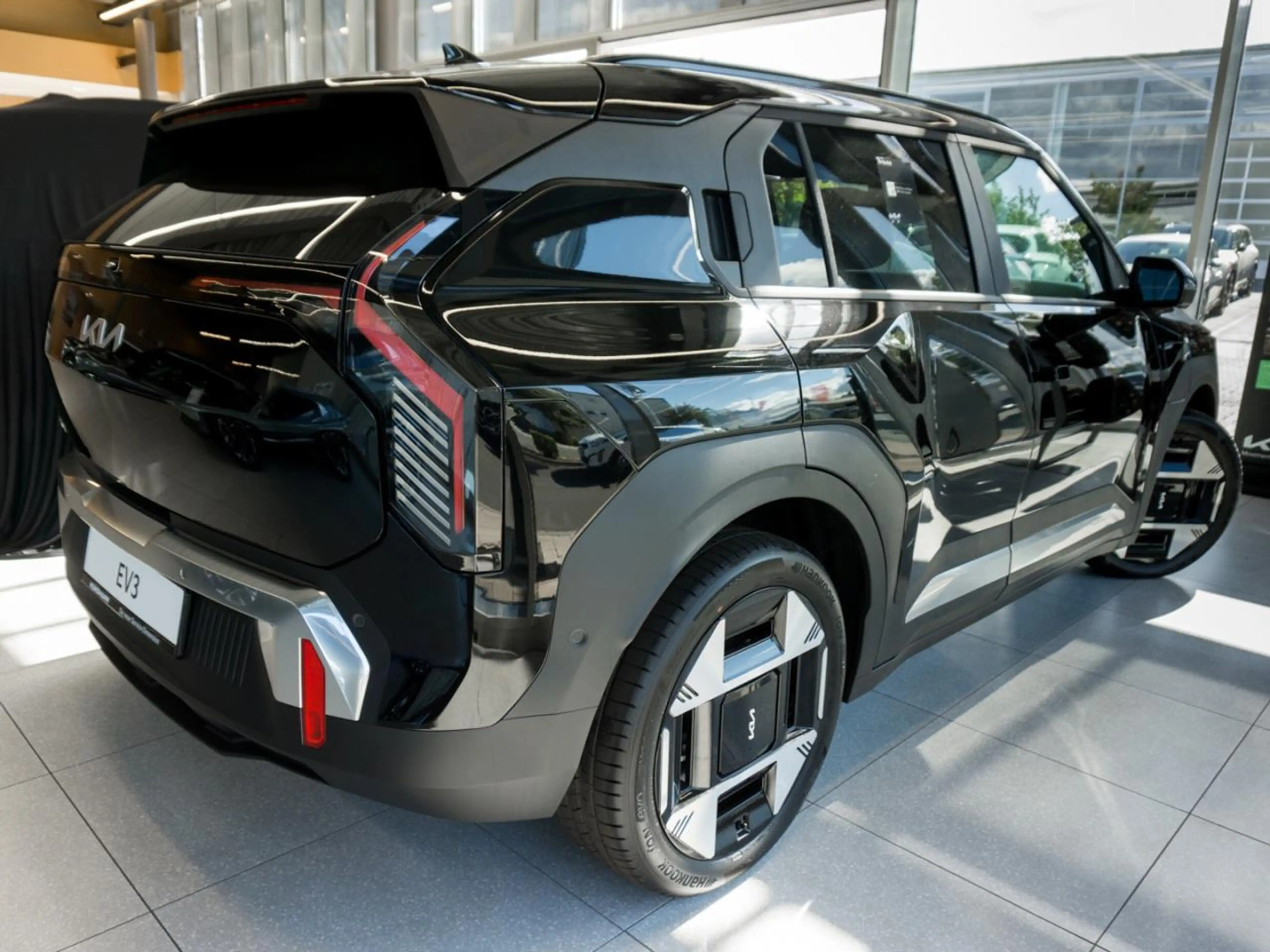 Kia EV3 81,4 kWh Earth Sound-P DriveWise 360° — photo 3