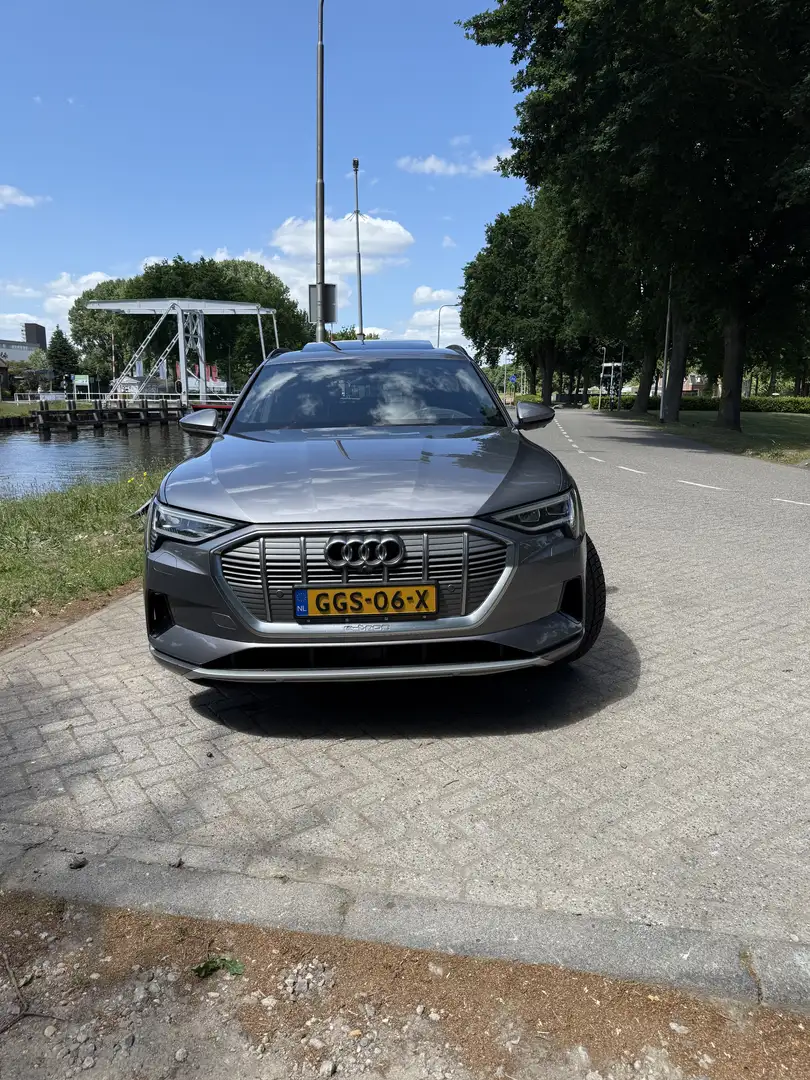 Audi e-tron Audi e-tron 55 pano luchtvering headup VOL OPTIES Šedá - 2