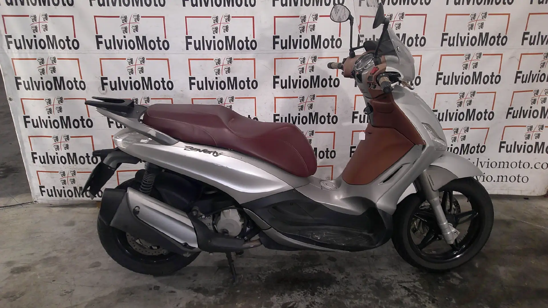 Piaggio Beverly 350 - 1