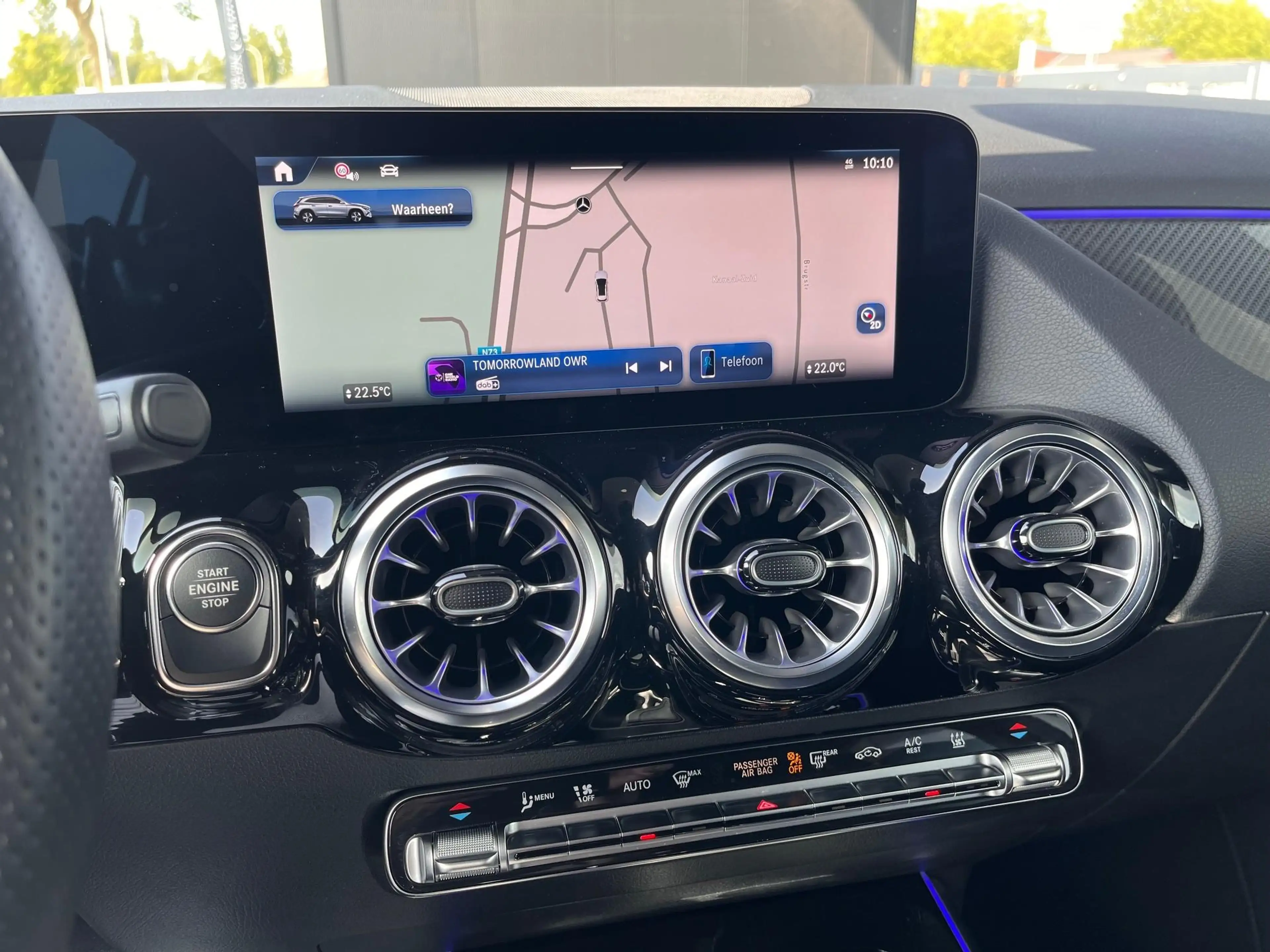 Mercedes-Benz GLA 250 e AMG Line — photo 11