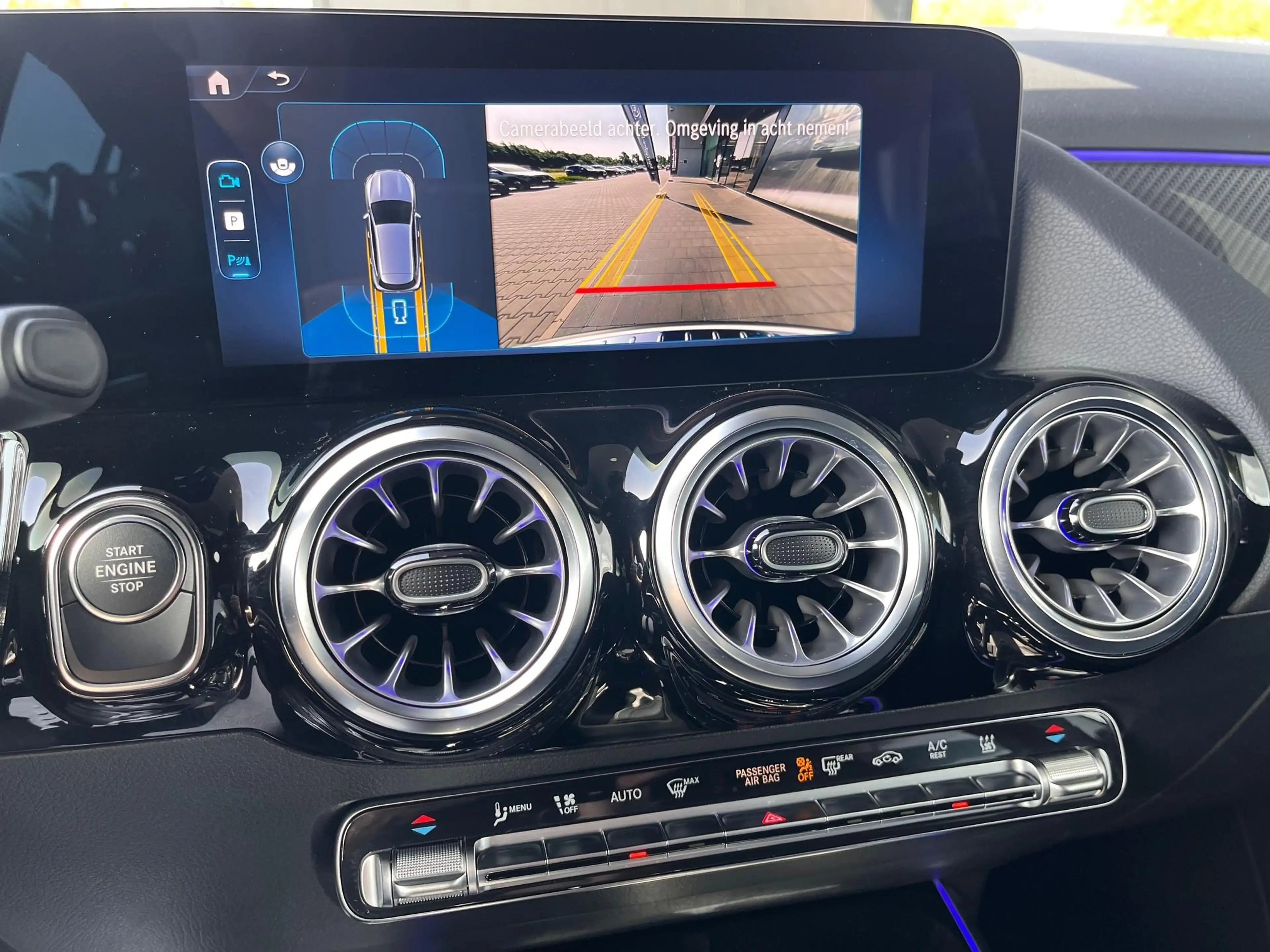 Mercedes-Benz GLA 250 e AMG Line — photo 12