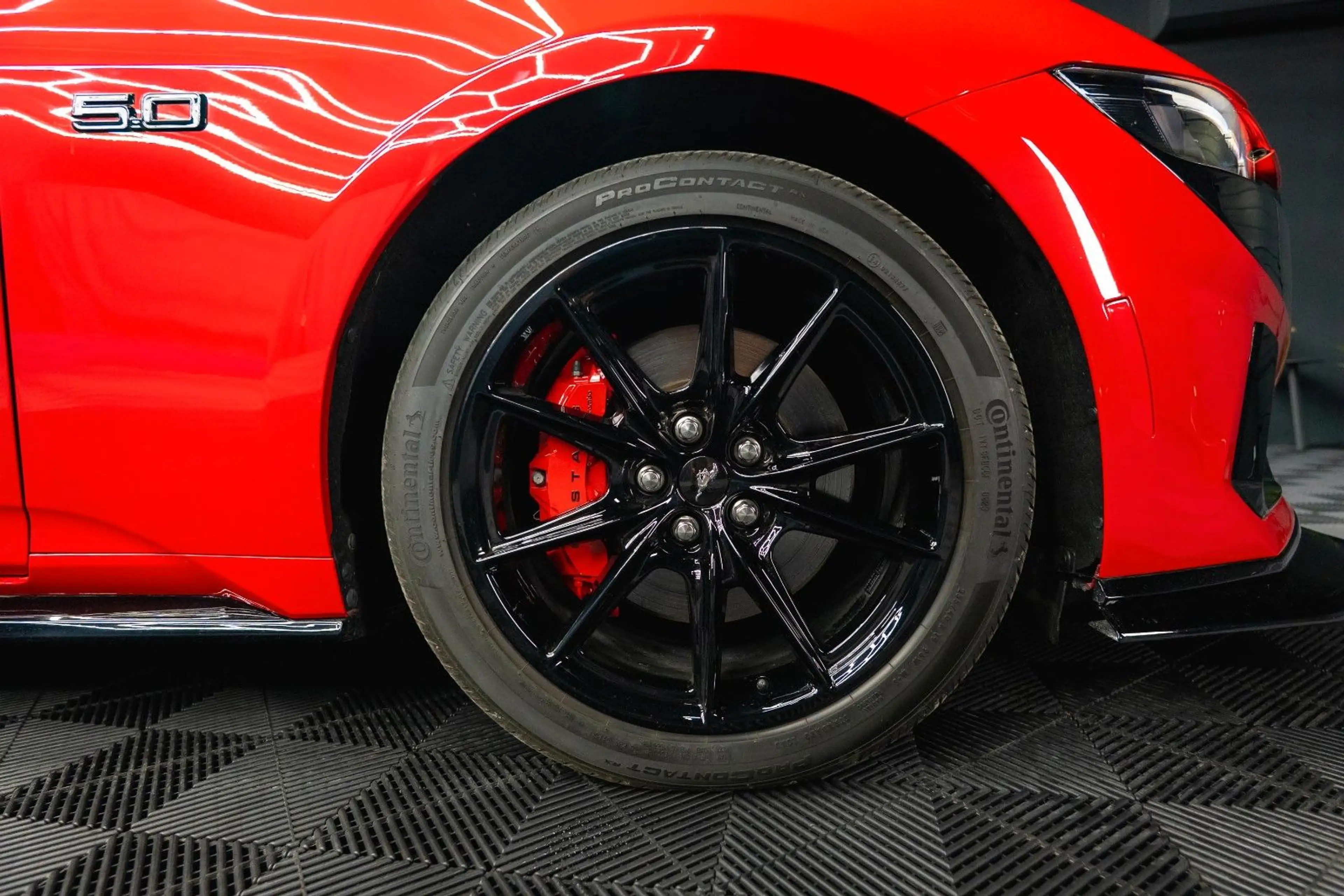 Ford Mustang Fastback 5.0 TiVCT V8 Dark Horse PREMIUM — photo 11