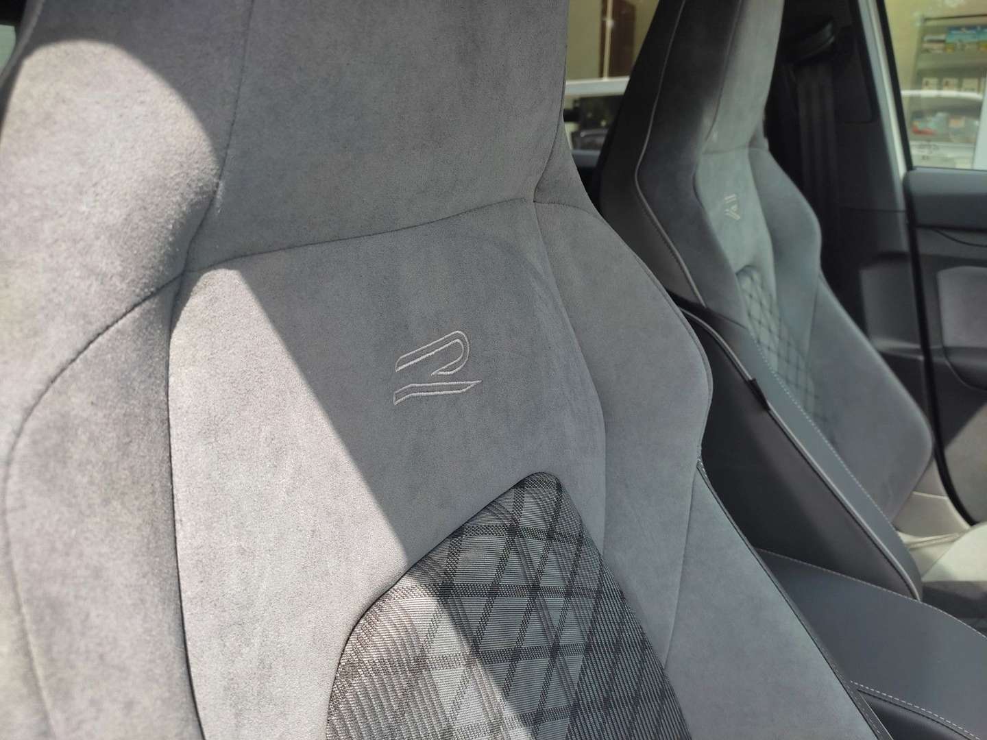 Volkswagen Golf TSI R-Line - 2023 - Joinsteer - #7