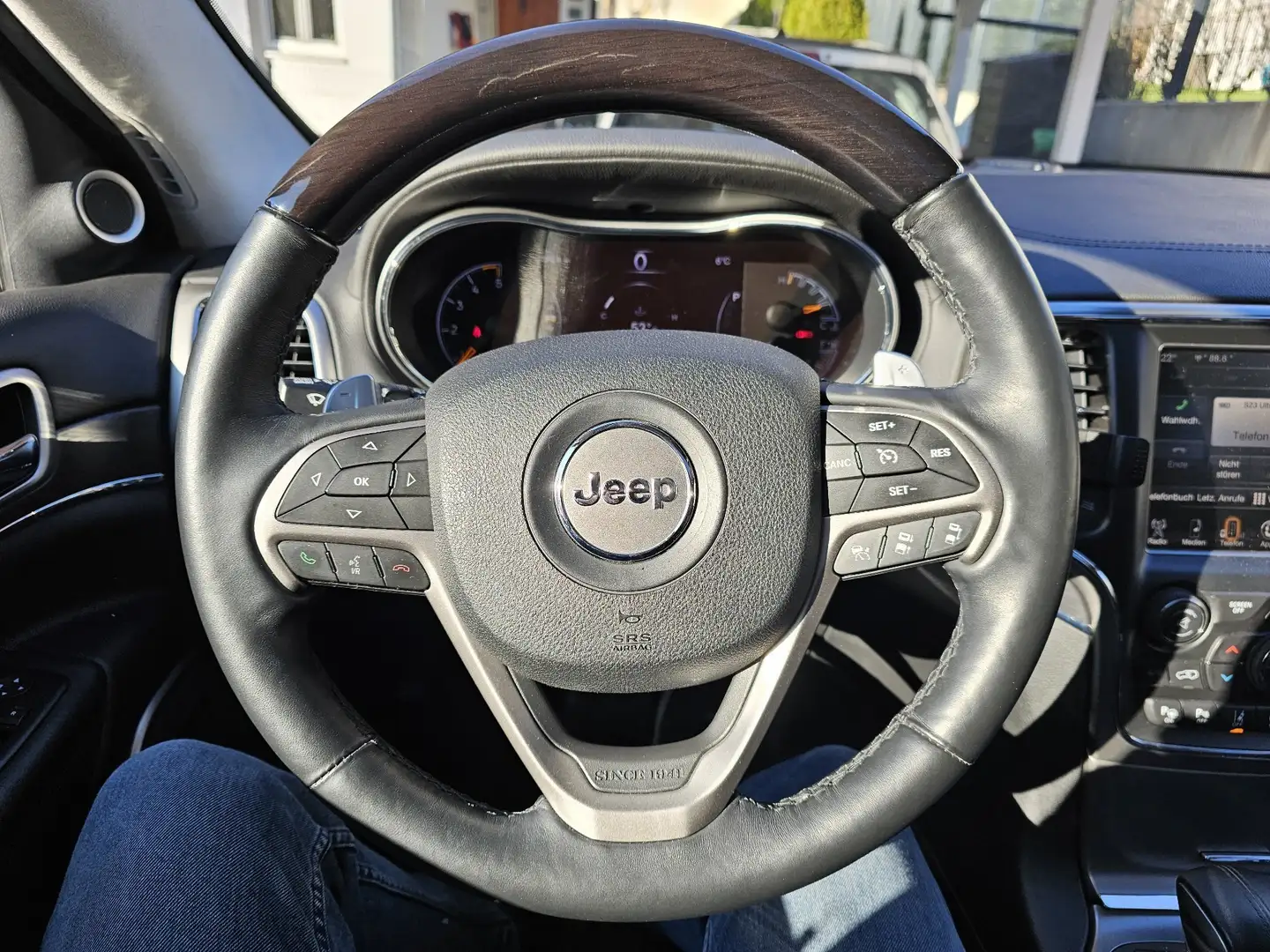 Jeep Grand Cherokee 3,0 V6 CRD Summit Schwarz - 2